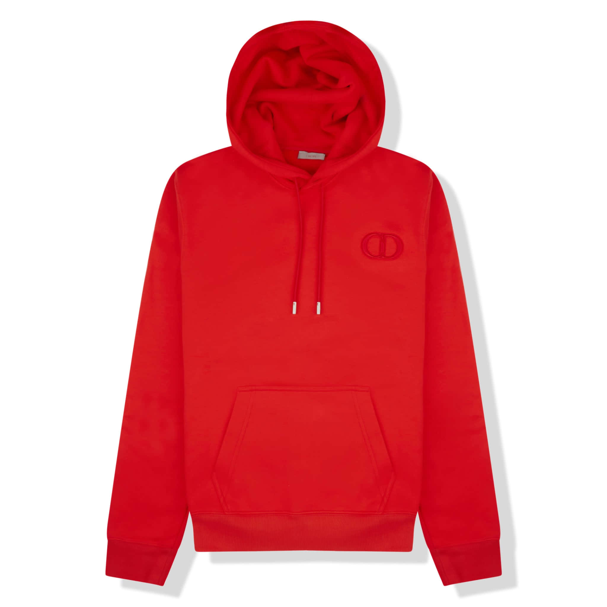 Red Hoodie 桌布 壁紙 — 一件鮮紅色連帽衫，胸前有低調的CD標誌，白色抽繩，背景為純白色。
