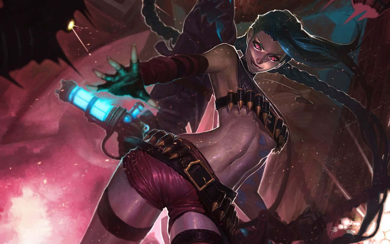 Jinx 桌布 壁紙 — 一位兇猛的動漫戰士，擁有發光的紅色眼睛和藍色頭髮，在熾熱的粉紅色和黑色戰場上揮舞著發光的藍色武器。