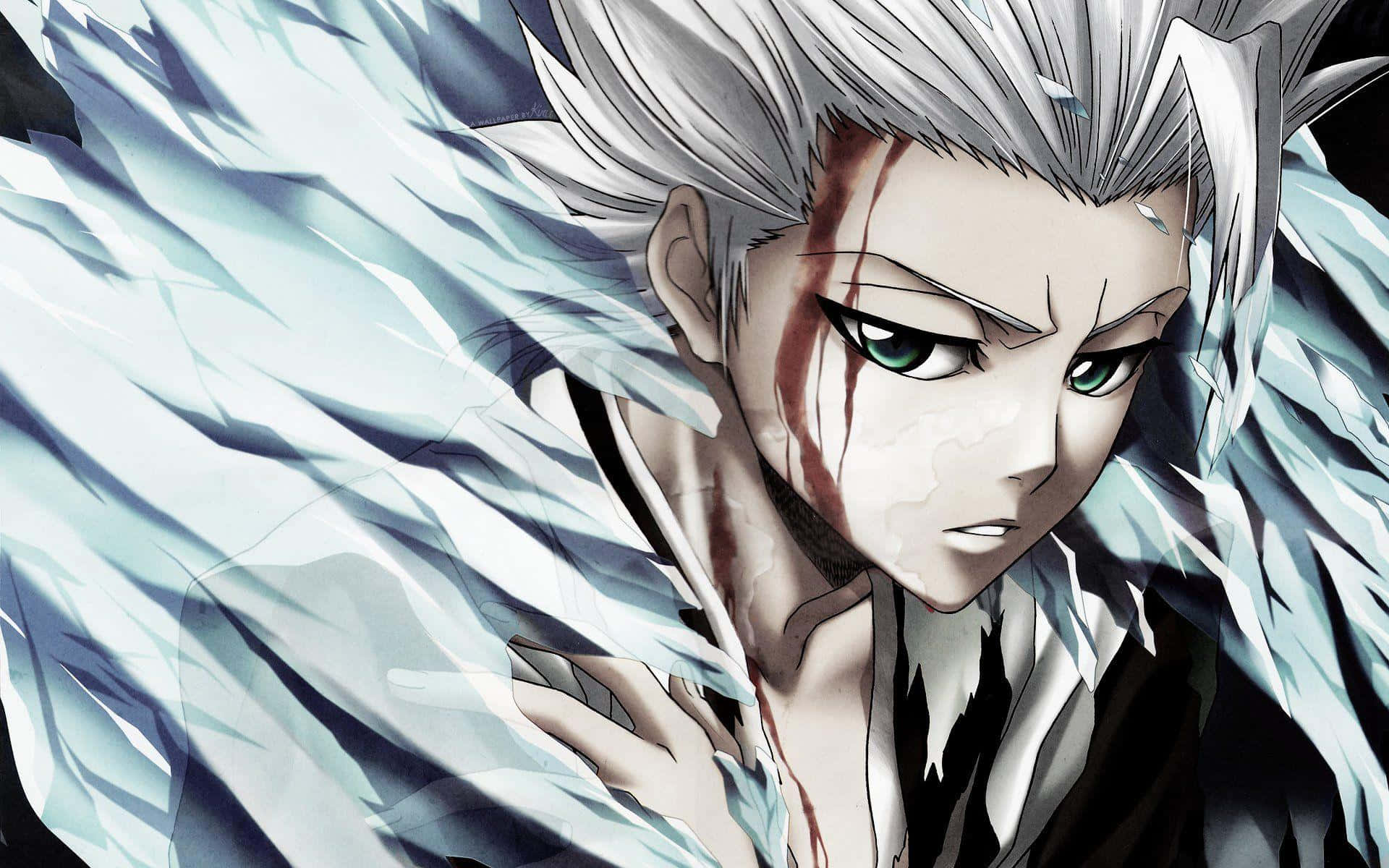 Toshiro Hitsugaya 桌布 壁紙 — 一位兇猛的動漫戰士，白髮綠眼，被旋轉的冰碎片包圍，臉上帶有血痕。