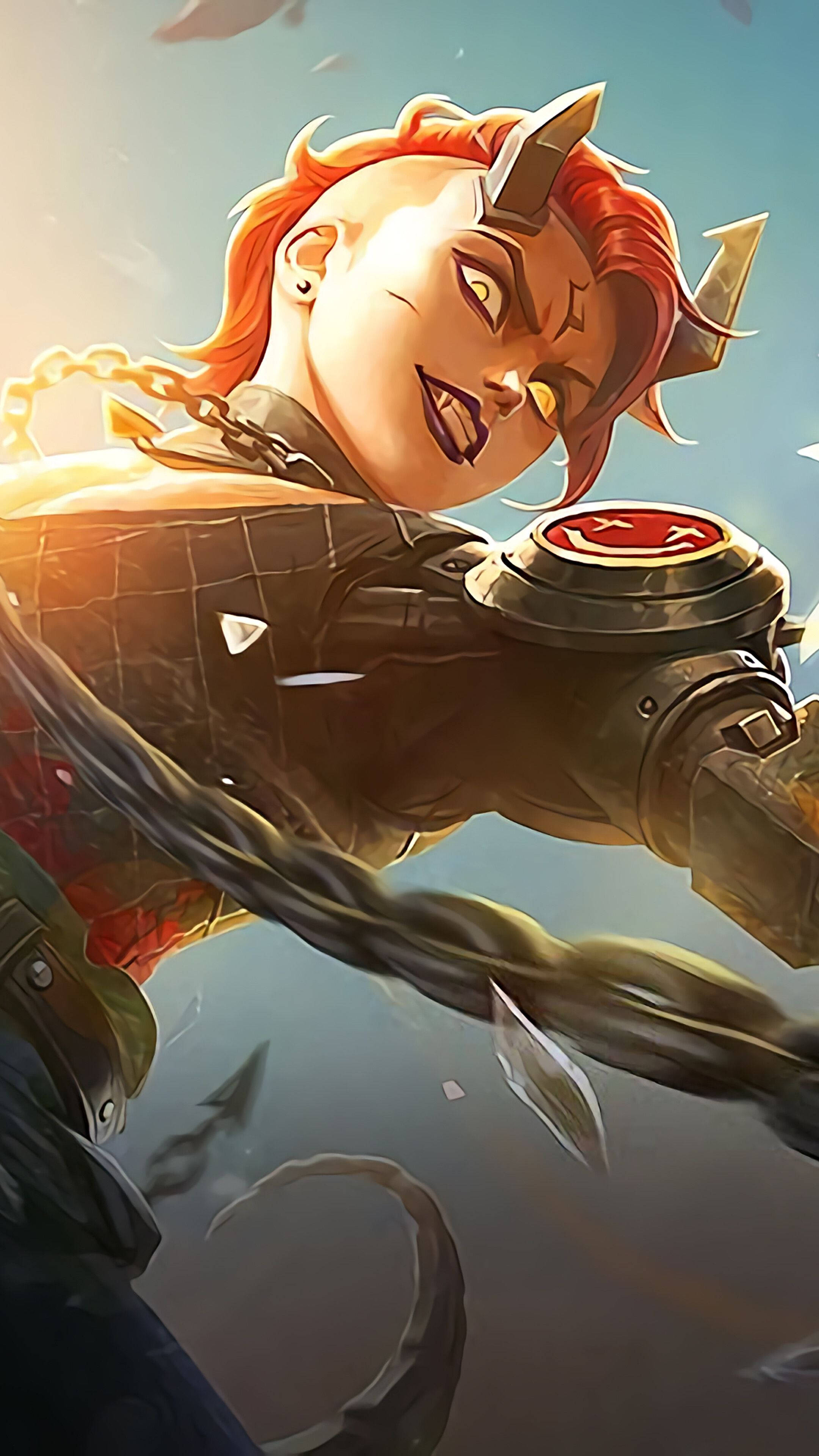 Mobile Legends 桌布 壁紙 — 一位兇猛的動漫戰士，紅髮長角，在明亮的天空背景下揮舞著沉重的鎖鏈武器。