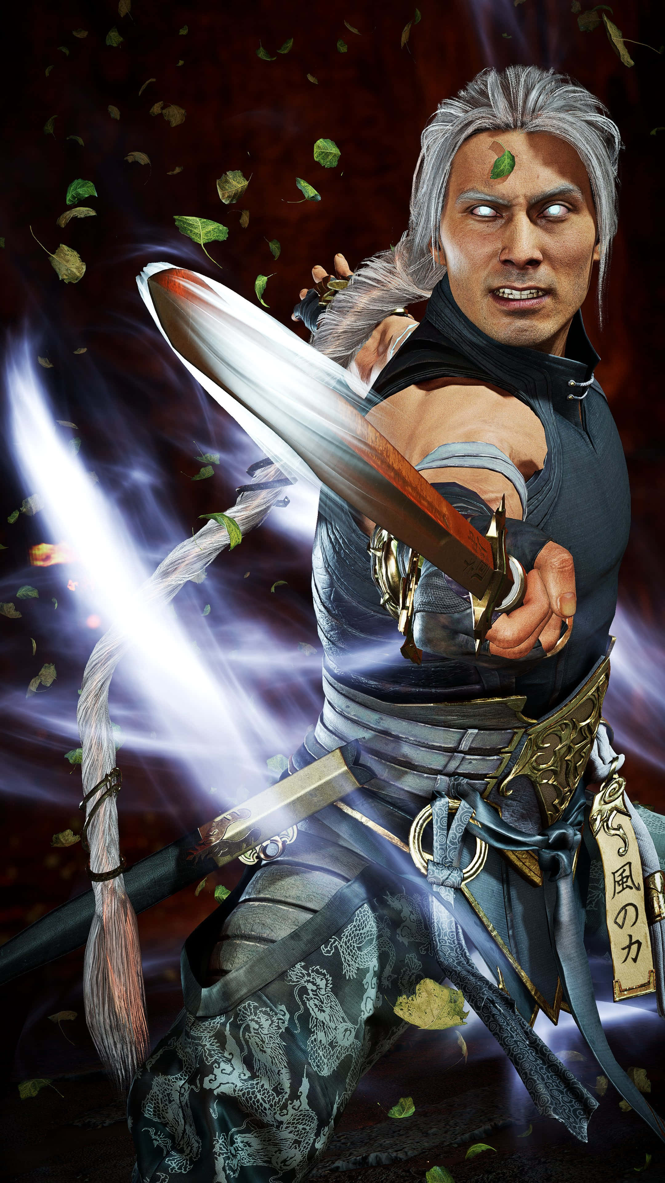 Mortal Kombat Fujin 桌布 壁紙 — 一位兇猛的銀髮戰士在深紅色背景下揮舞著發光的劍，秋葉在他周圍旋轉。
