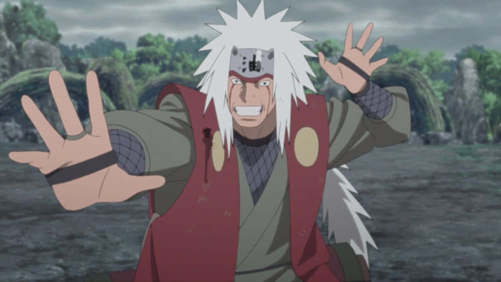 Legendary Sannin 桌布 壁紙 — 一位動漫忍者，有著尖刺的白髮和紅色背心，站在森林空地上，雙臂張開擺出戰鬥姿勢。