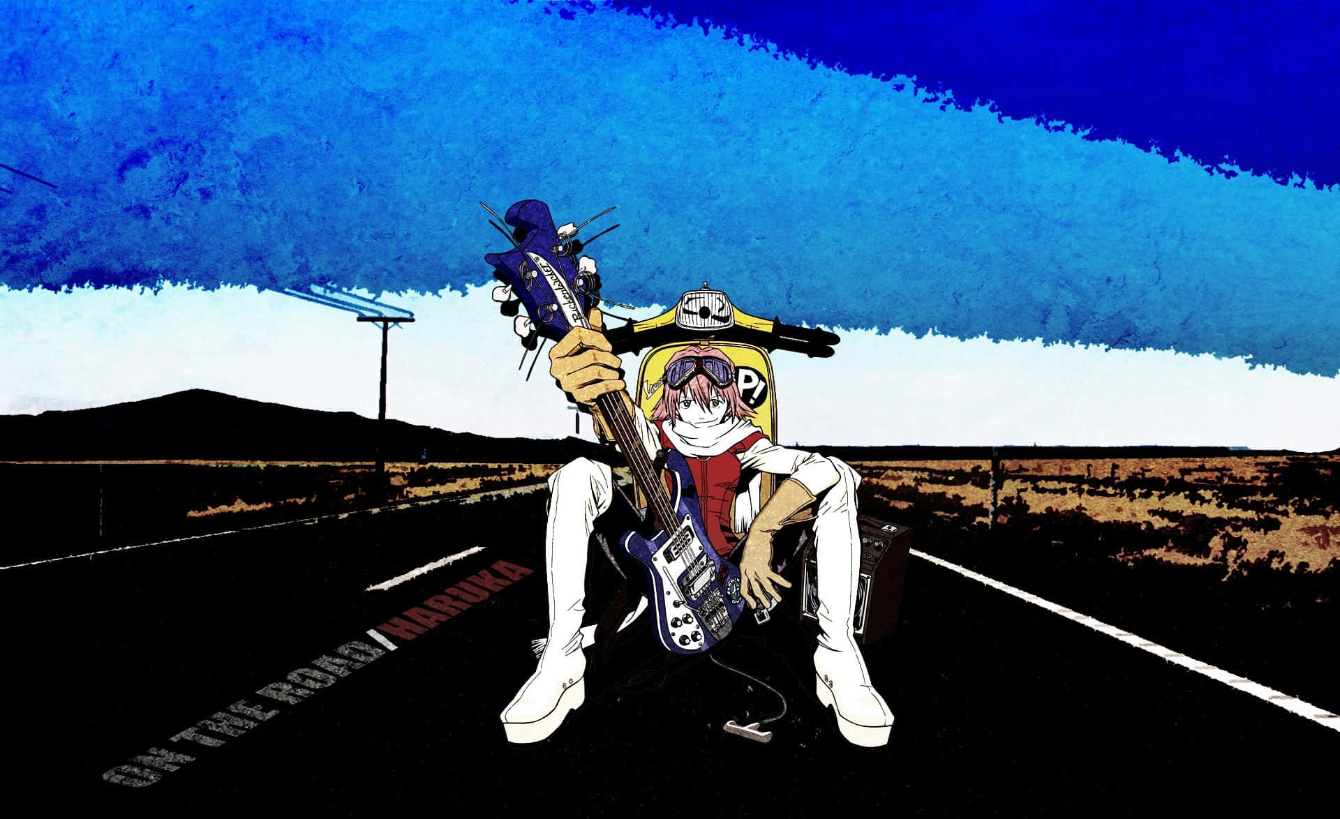 Haruko Haruhara 桌布 壁紙 — 一位動漫結他手坐在沙漠公路上，在蔚藍的天空下拿著低音結他。