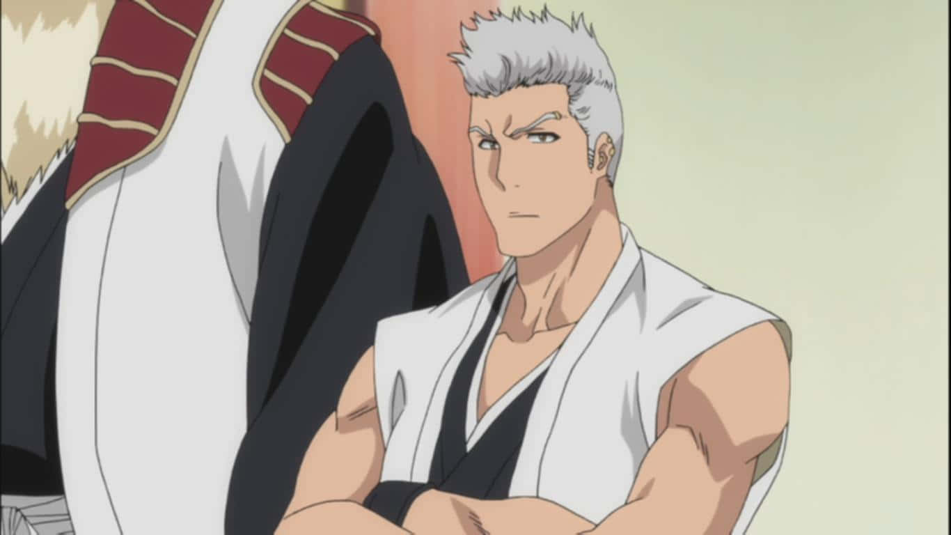Kensei Muguruma 桌布 壁紙 — 一位嚴肅的動漫戰士，有著尖刺的白髮和交叉的手臂，穿著白色無袖上衣搭配黑色服裝。