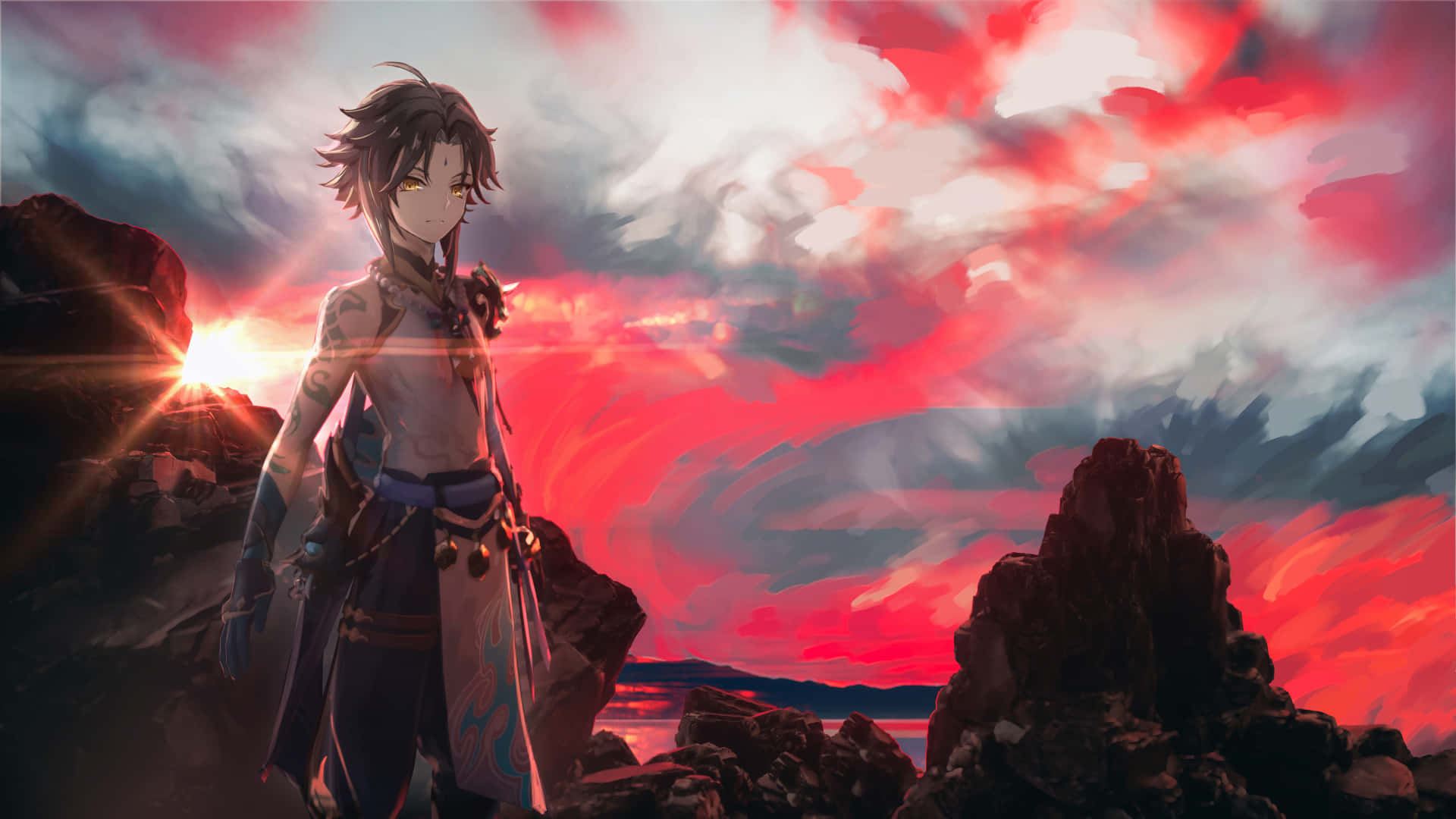 Genshin Impact Xiao 桌布 壁紙 — 一位孤獨的動漫戰士站在岩石地形上，身後燃燒著火紅和橙色的夕陽。