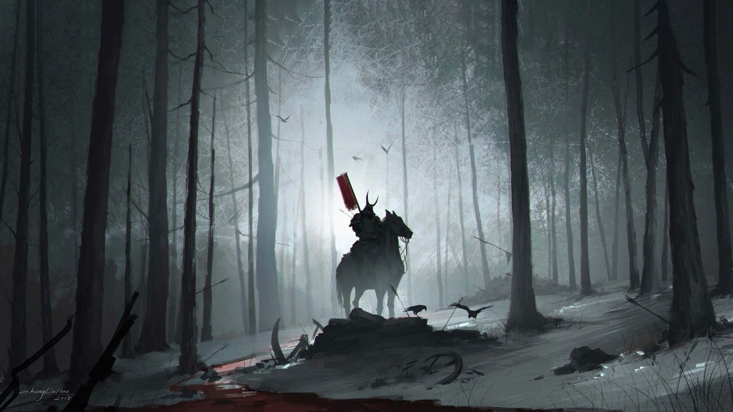 Samurai X 桌布 壁紙 — 一位孤獨的騎士騎著馬，站在霧氣瀰漫的冬季森林中，在灰色的樹木和飄落的雪花中舉著一面紅色旗幟。