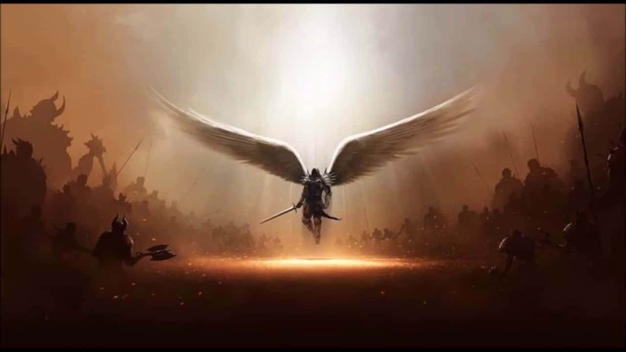 Demon Fighting 桌布 壁紙 — 一位帶翼戰士手持發光劍在戰場上空翱翔，光芒穿透朦朧的橙色天空。
