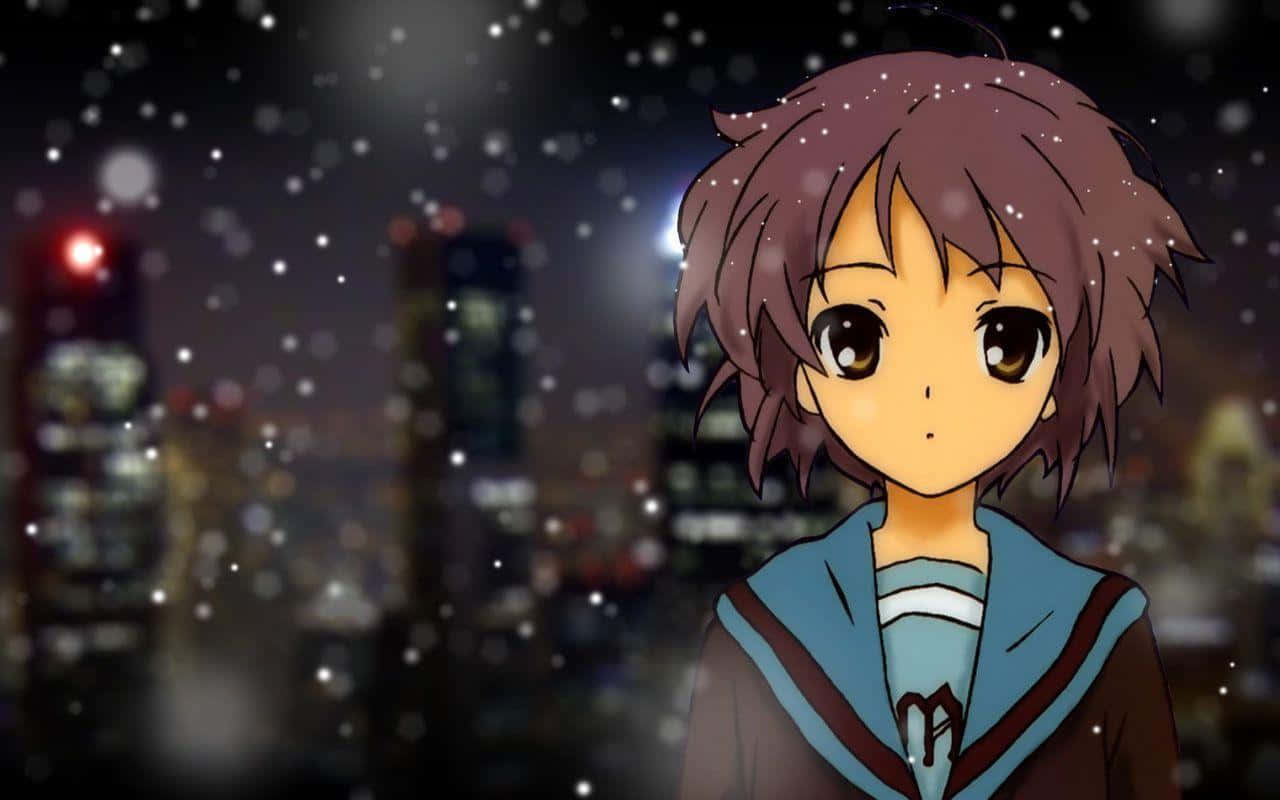 Yuki Nagato 桌布 壁紙 — 一位年輕的動漫女孩，棕色頭髮和大眼睛，夜晚站在雪景城市景觀前，燈光模糊。