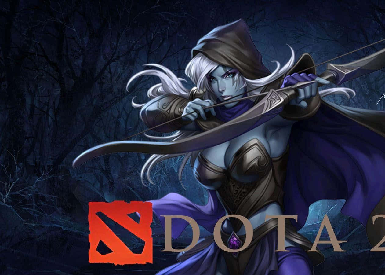 Drow Ranger 桌布 壁紙 — 一位戴著兜帽的白髮弓箭手在月光下的黑暗森林中拉弓。