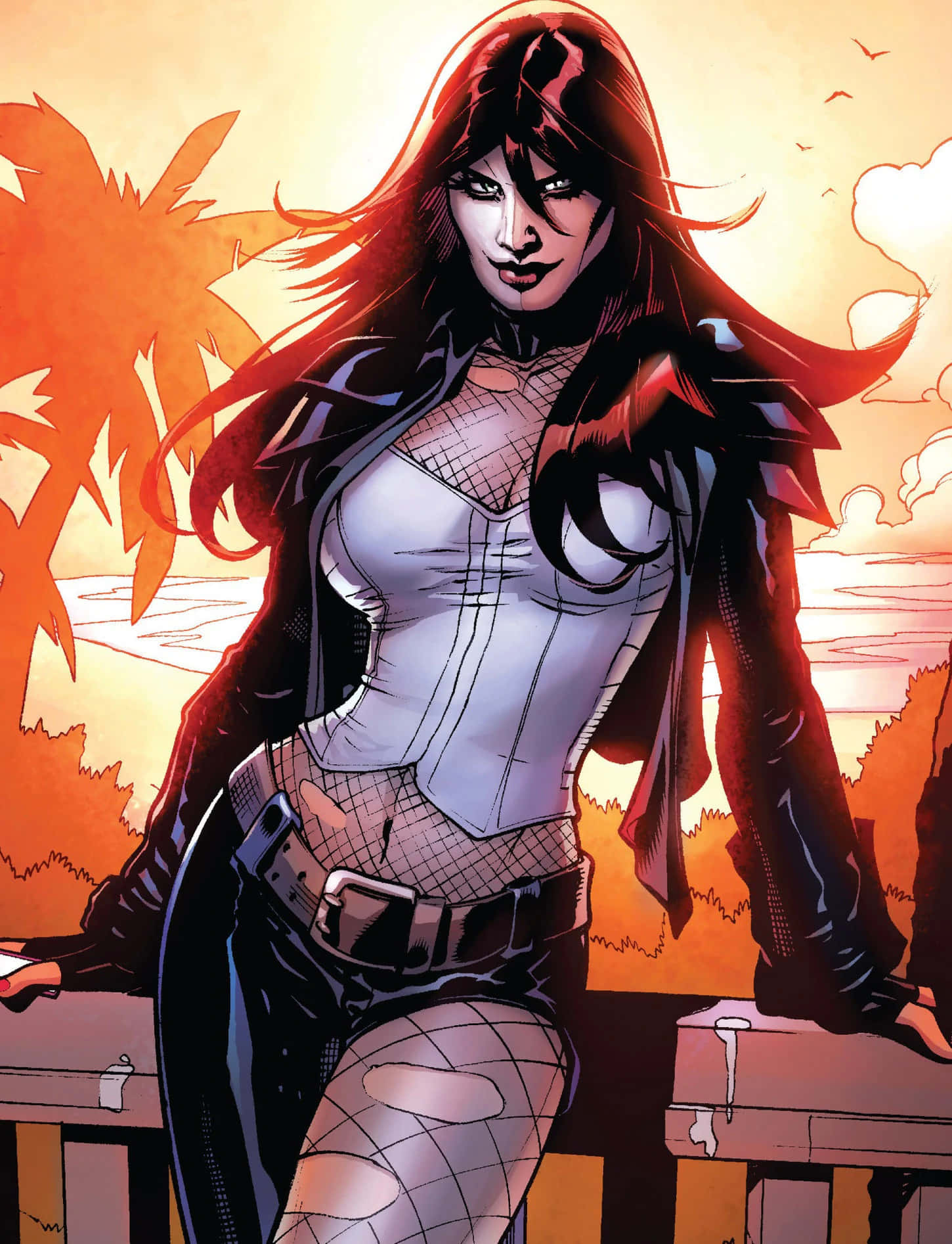 Typhoid Mary 桌布 壁紙 — 一位擁有長紅髮的兇猛女超級英雄自信地站在熾熱的日落背景下。