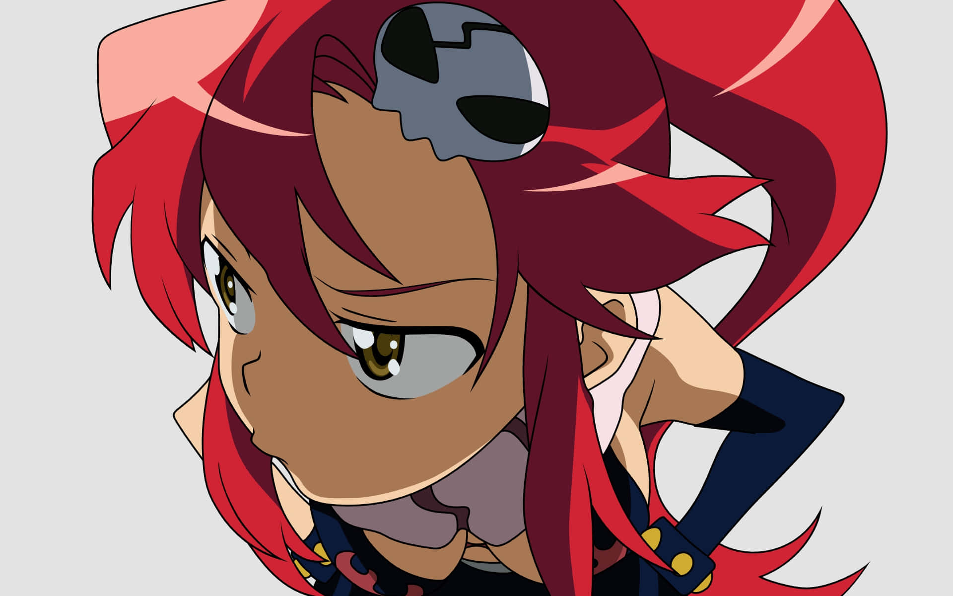 yoko littner 桌布 壁紙 — 一位決心堅定的動漫女孩，擁有火紅的頭髮和骷髏頭飾品，在樸素的背景下強烈地凝視著。