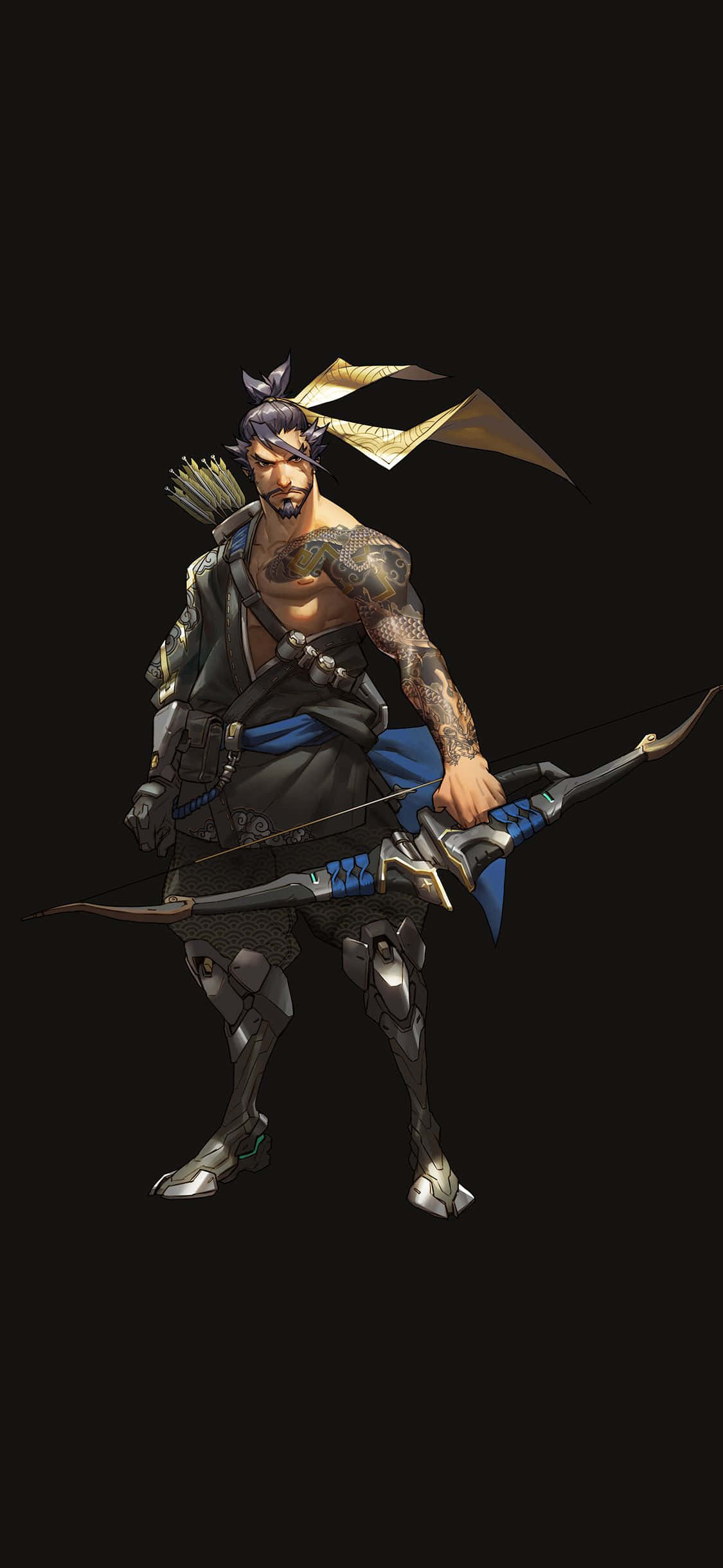 Overwatch Hanzo 桌布 壁紙 — 一位紋身弓箭手戰士，紫色頭髮，金色頭飾，在黑色背景前手持弓箭，蓄勢待發。