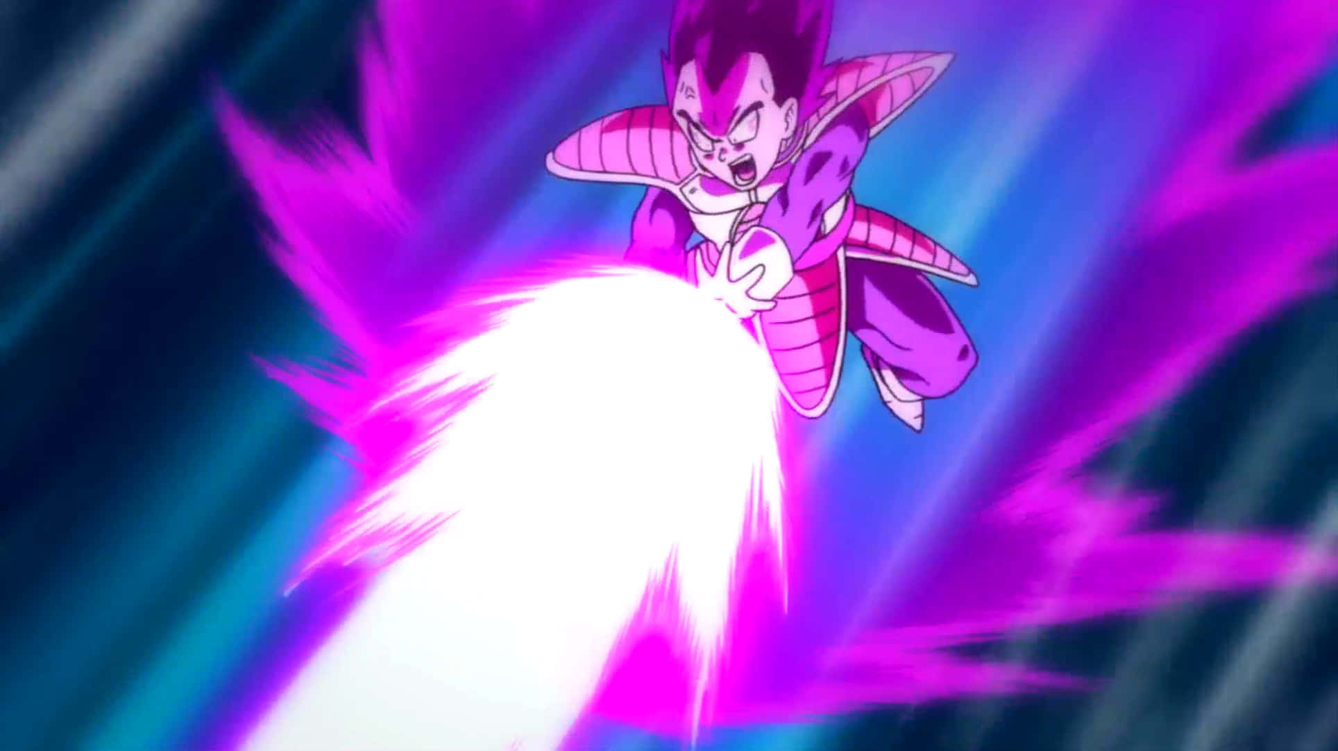 Vegeta Galick Gun 桌布 壁紙 — 一位紫髮動漫戰士穿著尖刺服裝，在動態的藍色和紫色背景前發射明亮的能量爆炸。