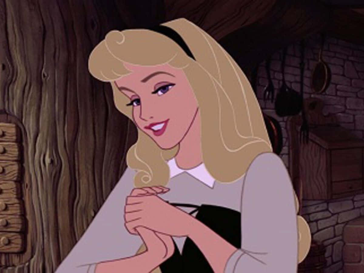 sleeping beauty 桌布 壁紙 — 一位經典迪士尼動畫公主，金色捲髮，在質樸的木屋內部溫柔微笑。
