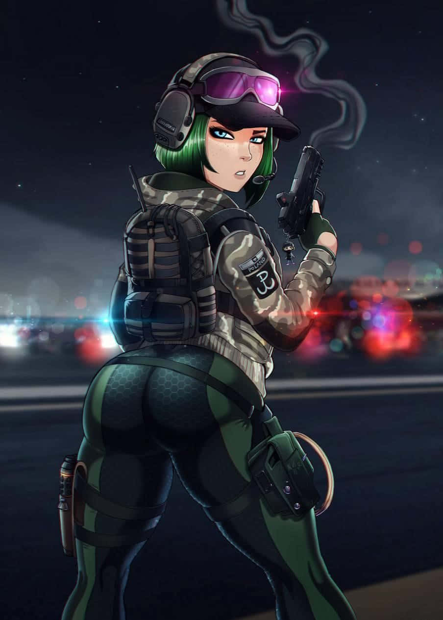 Ela R6 桌布 壁紙 — 一位綠髮動漫士兵身穿戰術裝備，用冒煙的手槍瞄準模糊的霓虹燈城市夜景背景。