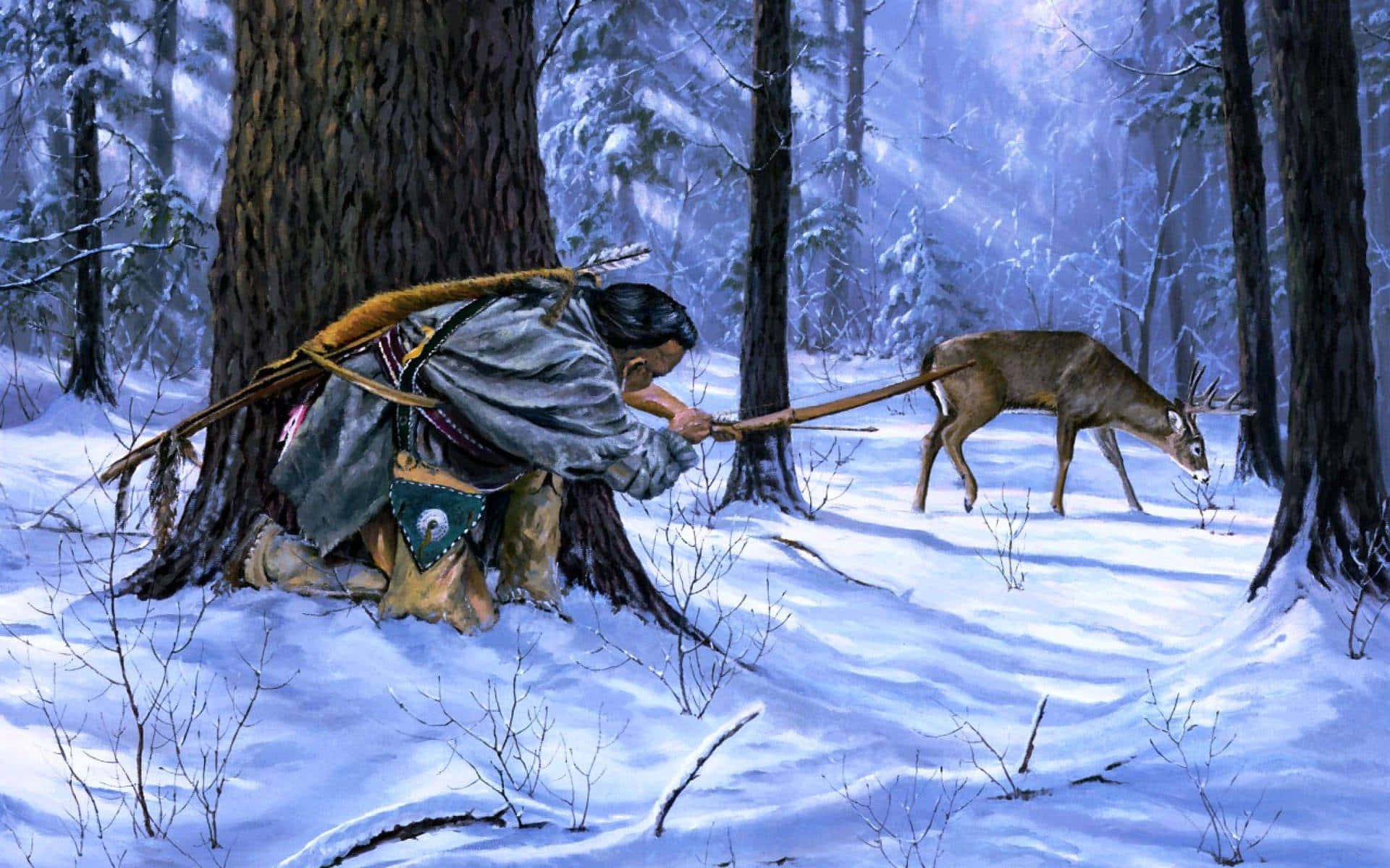 狩獵 桌布 壁紙 — 一位美洲原住民獵人在冬季森林中蹲在樹後，用弓箭瞄準一隻在雪中行走的鹿。