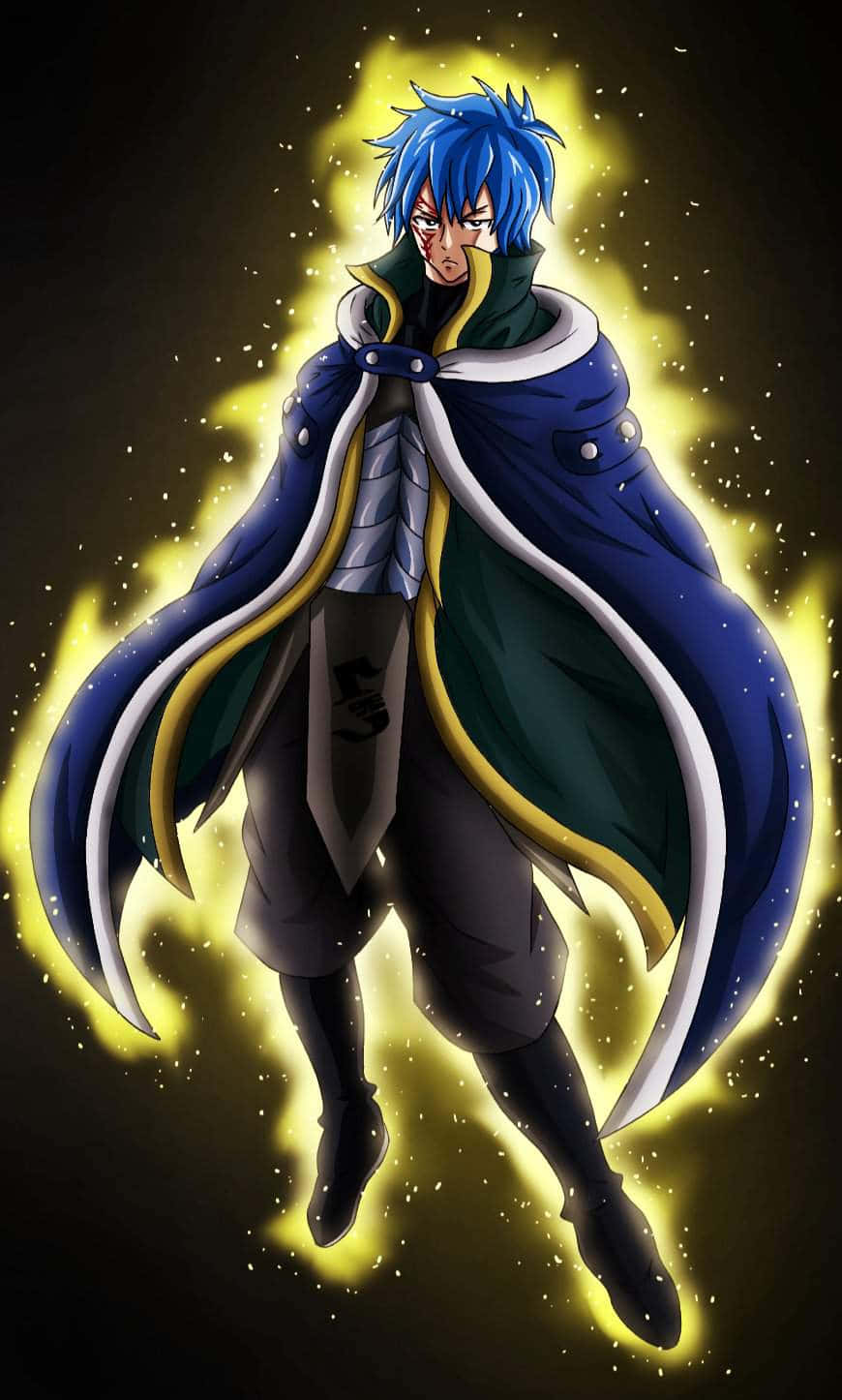Jellal Fernandes 桌布 壁紙 — 一位藍髮動漫戰士穿著飄逸的藍綠色斗篷，在黑暗背景下散發出金色能量。