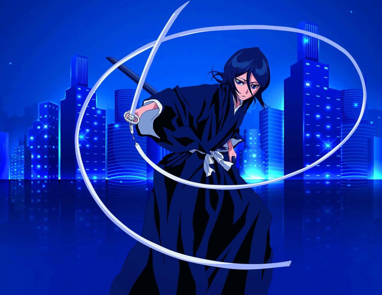 Rukia Kuchiki 桌布 壁紙 — 一位身穿深色長袍的動漫戰士在夜晚揮舞著發光的劍，背景是霓虹藍色的城市景觀。