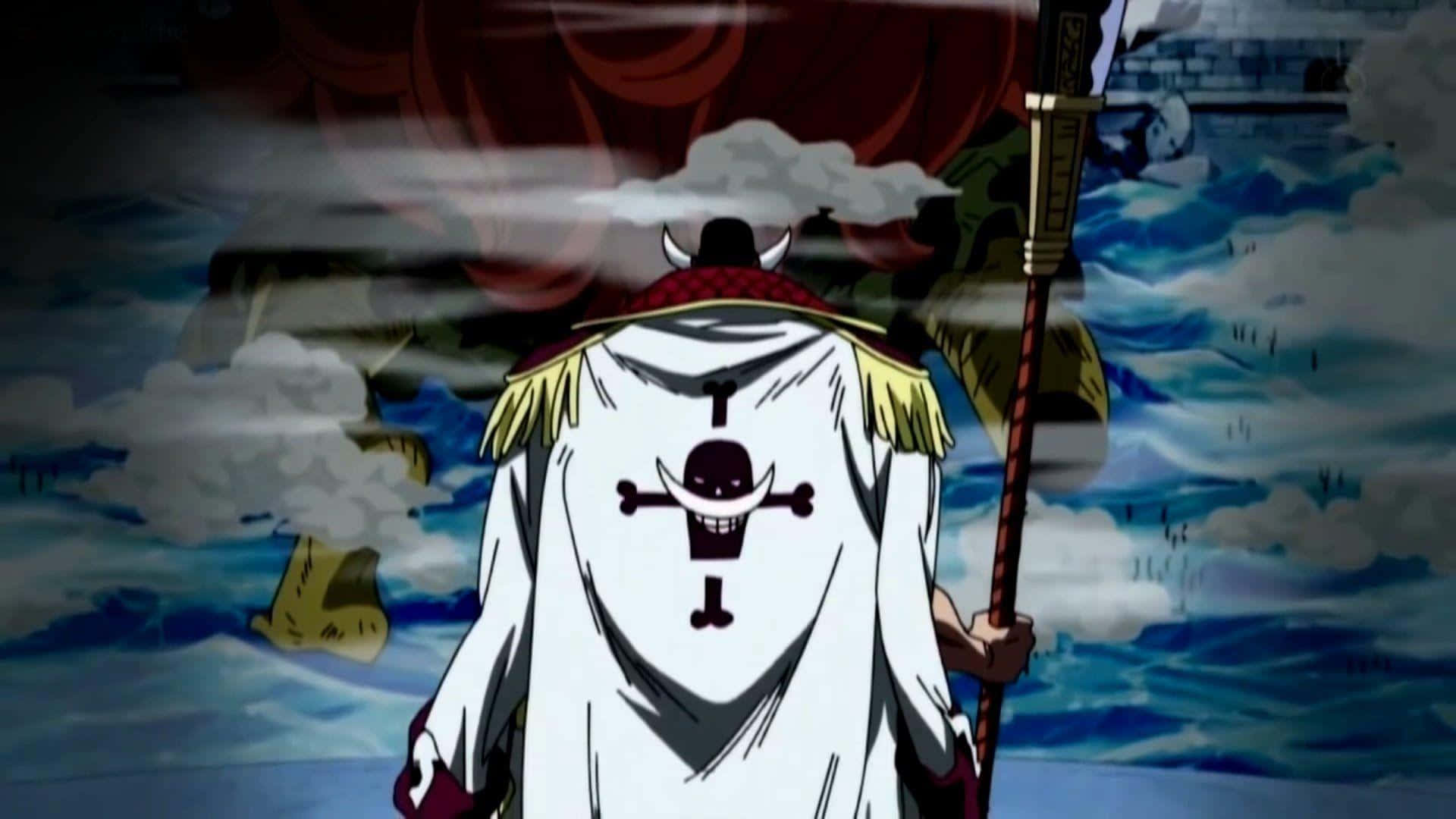 Whitebeard 桌布 壁紙 — 一位身穿白色外套、帶有骷髏標誌的海盜船長站在波濤洶湧的海上，手持長桿，背景是戲劇性的天空。