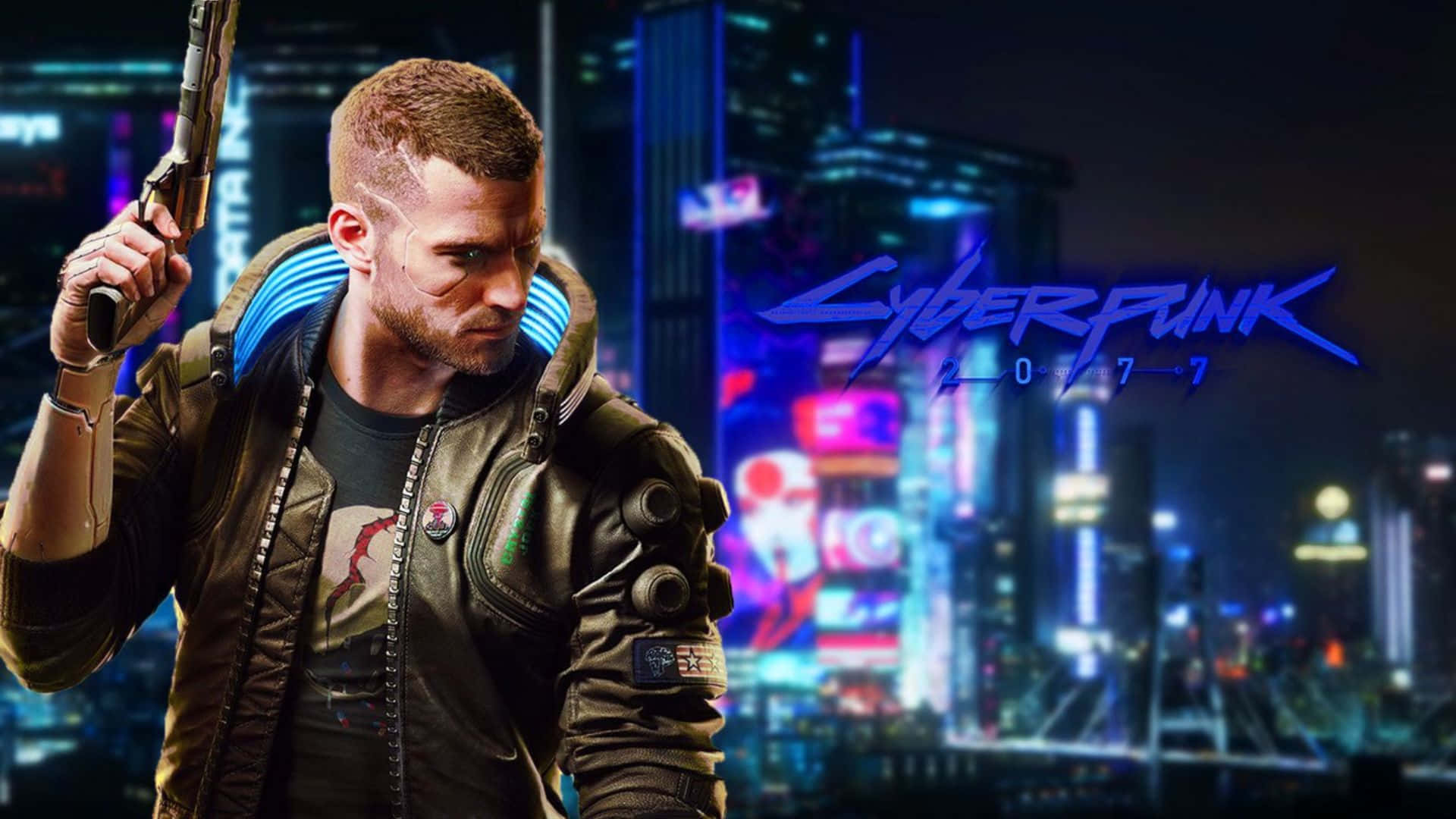 Cyberpunk 2077 Characters 桌布 壁紙 — 一位身穿皮褸的賽博龐克主角在夜晚霓虹燈閃爍的未來城市天際線前舉起槍。