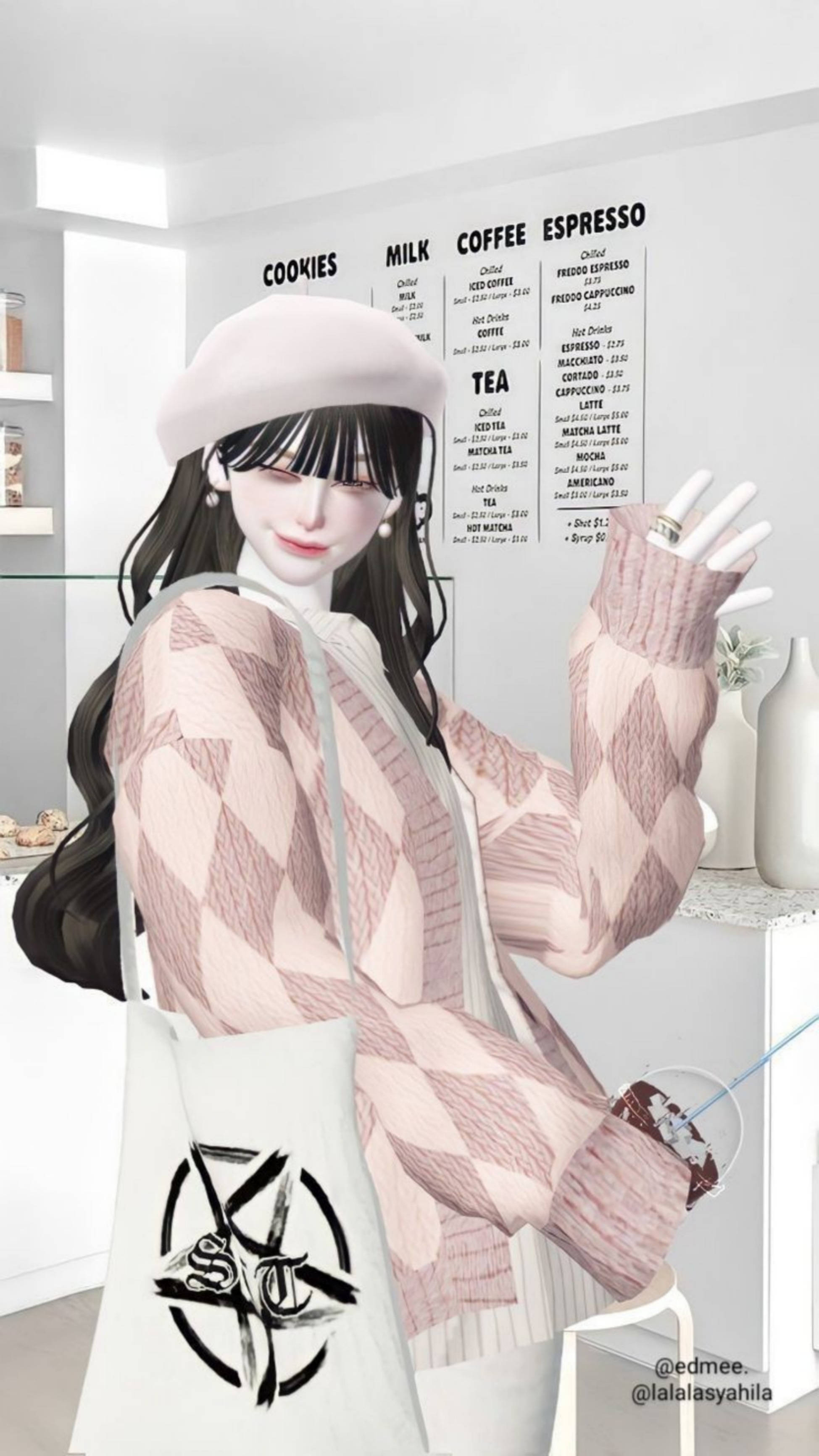cute girly phone 桌布 壁紙 — 一位身穿粉紅色菱形圖案毛衣和貝雷帽的年輕女性在明亮的咖啡館裡，身後有菜單板，擺出姿勢。