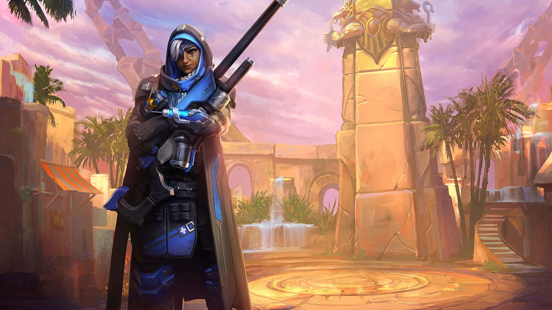 Overwatch Ana 桌布 壁紙 — 一位身穿藍色戰士手持步槍，站在日落時分的沙漠神廟中，周圍有棕櫚樹和古代遺跡。