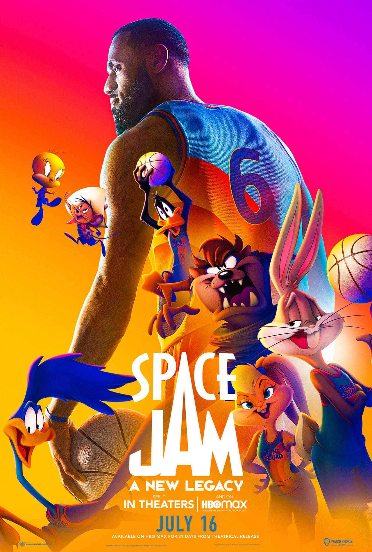 Space Jam 桌布 壁紙 — 一位身穿藍色球衣的高大籃球運動員，在熾熱漸變的逆光中站立，經典卡通人物環繞著他，構成一個動感十足的運動場景。