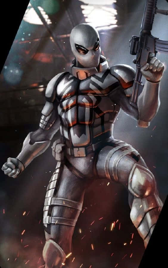 Flash Thompson 桌布 壁紙 — 一位身穿銀色盔甲、擁有發光橙色眼睛的超級英雄，在黑暗的工業環境中，於飛濺的火花中手持步槍。