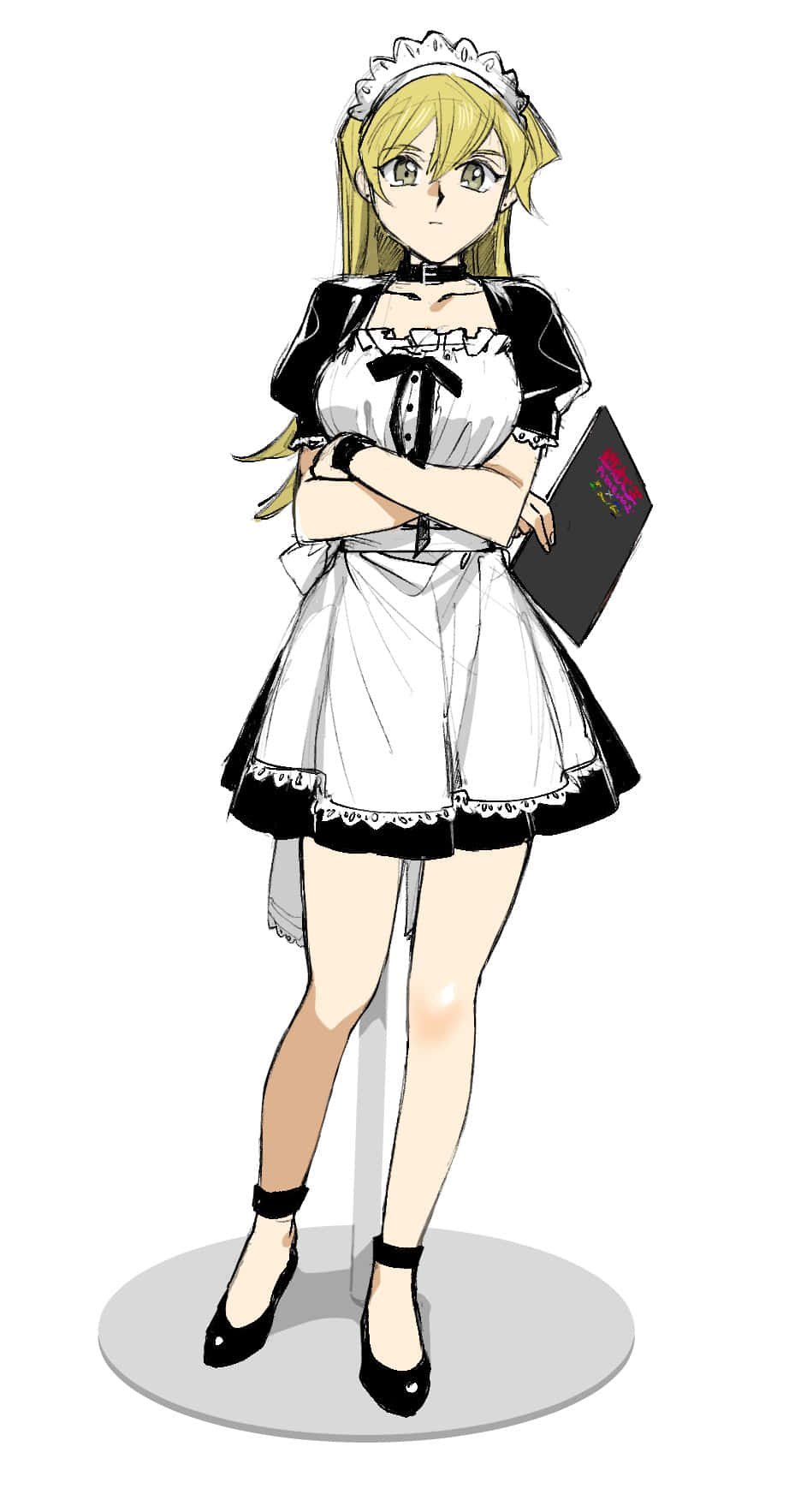 Alexis Rhodes 桌布 壁紙 — 一位金髮動漫女僕雙手交叉，自信地拿著文件夾站在純白背景前。