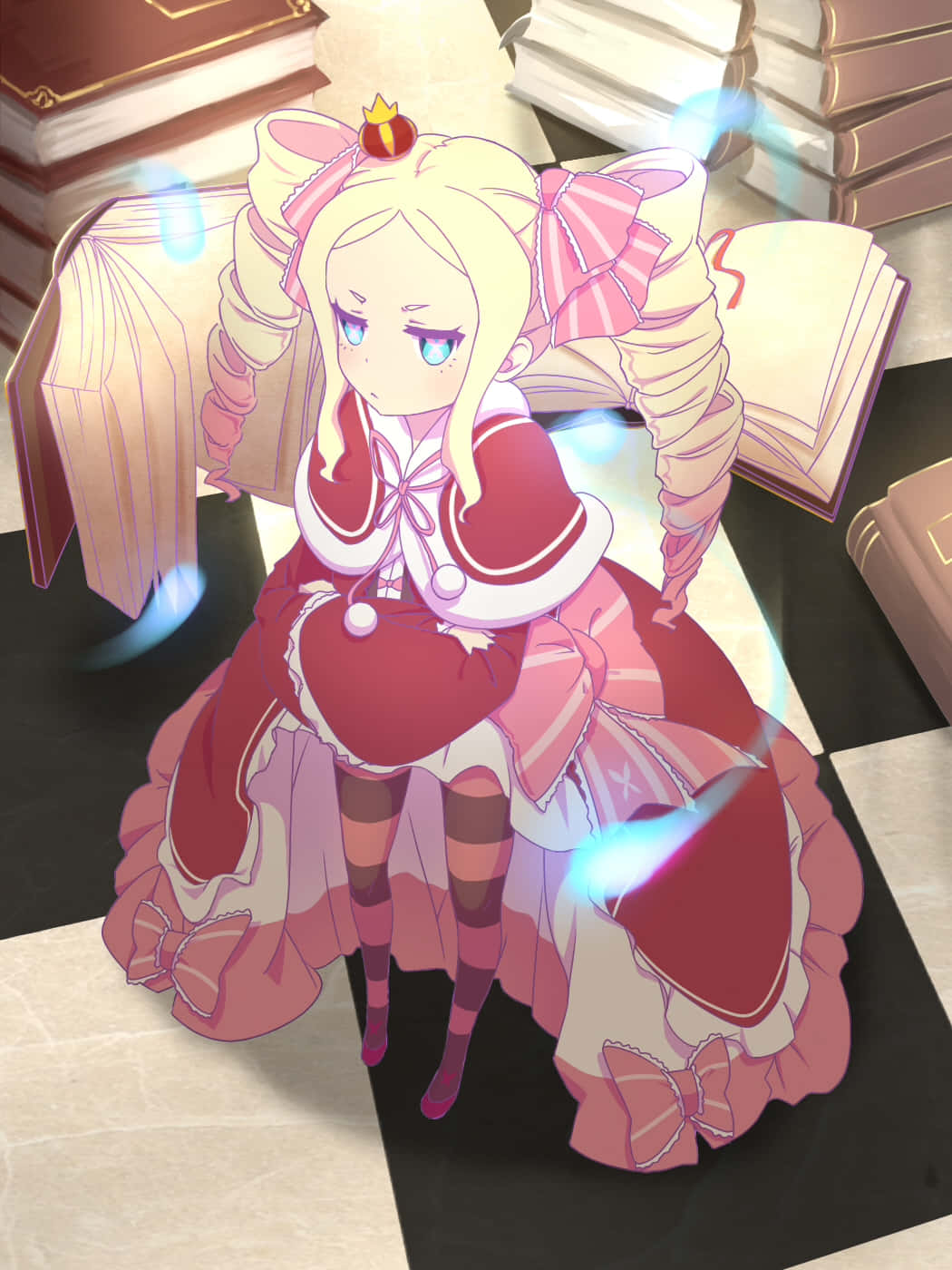 Re Zero Beatrice 桌布 壁紙 — 一位金髮動漫女孩穿著紅色和粉紅色荷葉邊連衣裙，坐在棋盤格地板上，周圍環繞著散發藍色光芒的漂浮書籍。