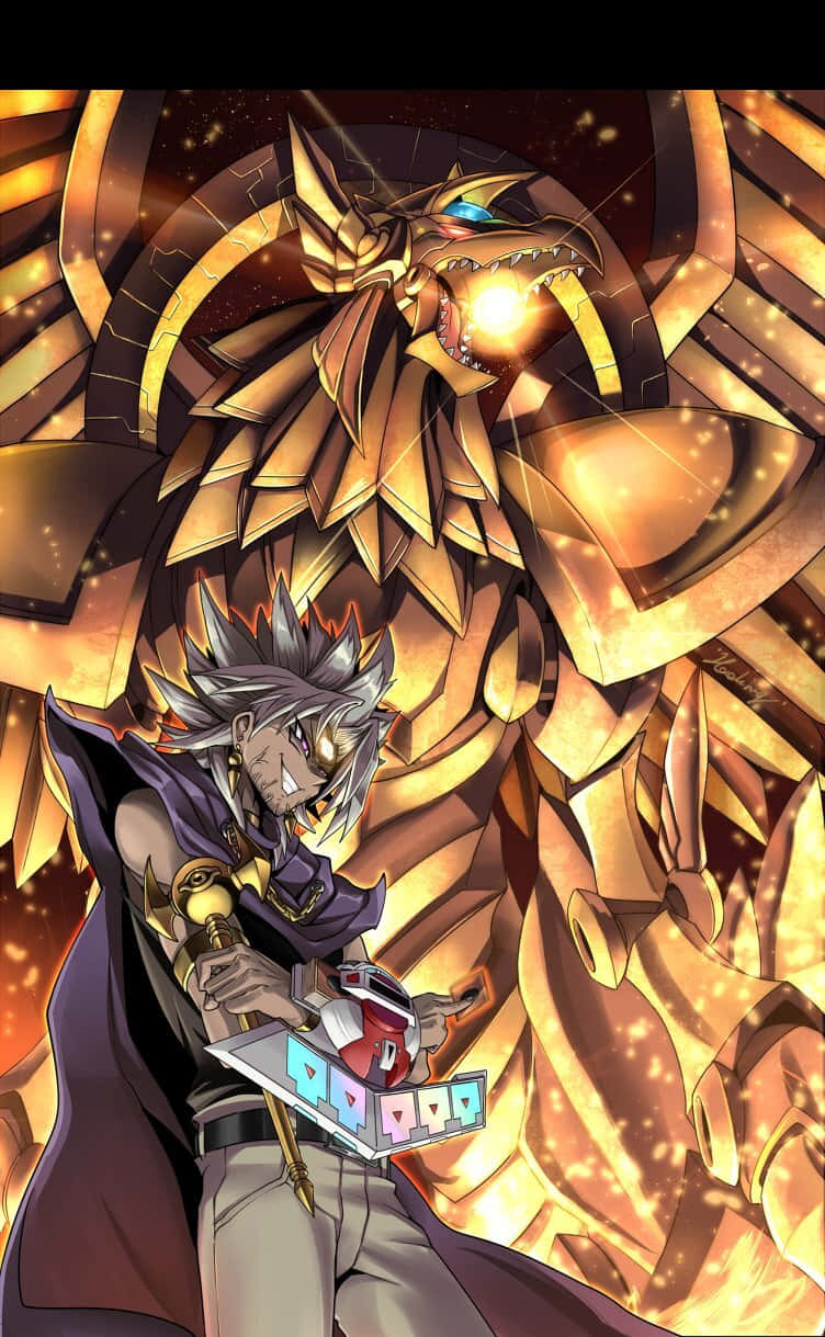 Marik Ishtar 桌布 壁紙 — 一位銀髮動漫戰士在巨大的金色巨龍面前揮舞著一張發光的卡牌，巨龍擁有發光的眼睛和火焰光環。