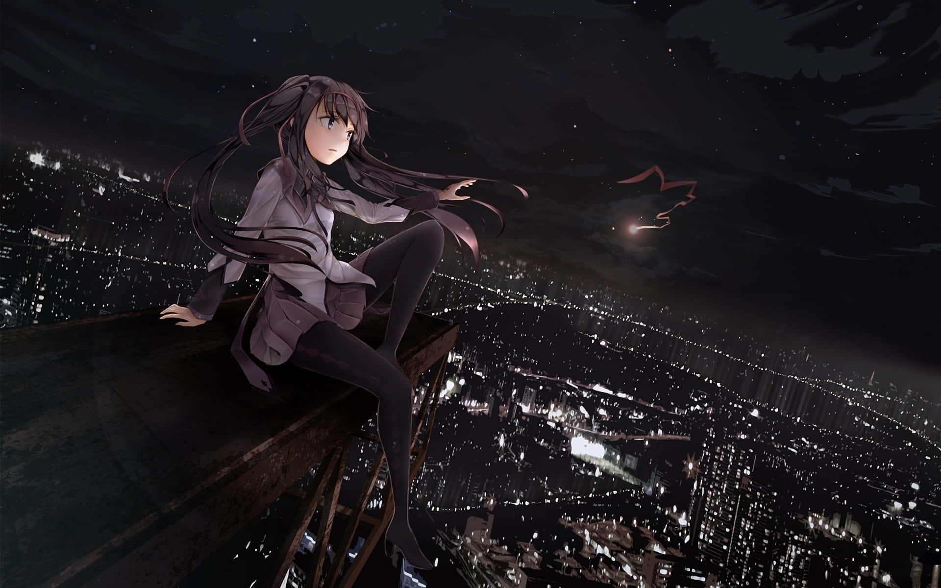 Sad Dark Anime 桌布 壁紙 — 一位長黑髮的動漫女孩坐在屋頂上，俯瞰著星空下被無數燈光照亮的廣闊城市景觀。