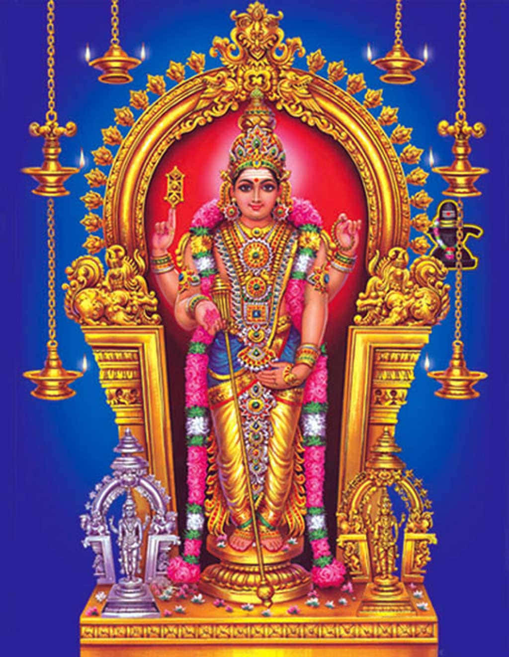 Murugan 桌布 壁紙 — 一位閃耀的印度教神祇，佩戴金色珠寶和粉紅色花環，坐在裝飾華麗的寶座上，掛著油燈，背景是深藍色。