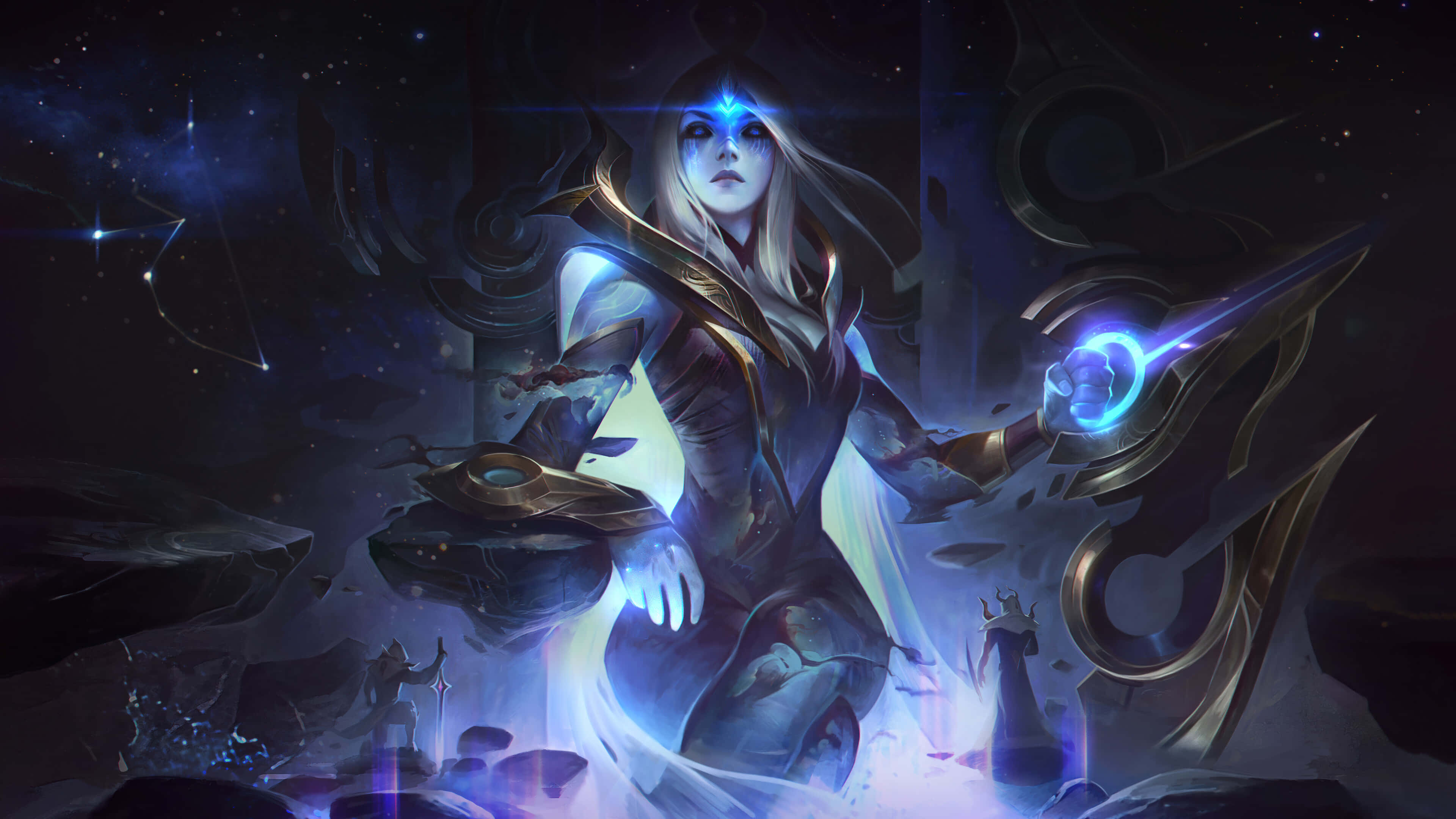 League Of Legends Champions 桌布 壁紙 — 一位閃耀藍髮的戰士身著華麗盔甲，在星夜下宇宙碎片中揮舞著光芒四射的劍。