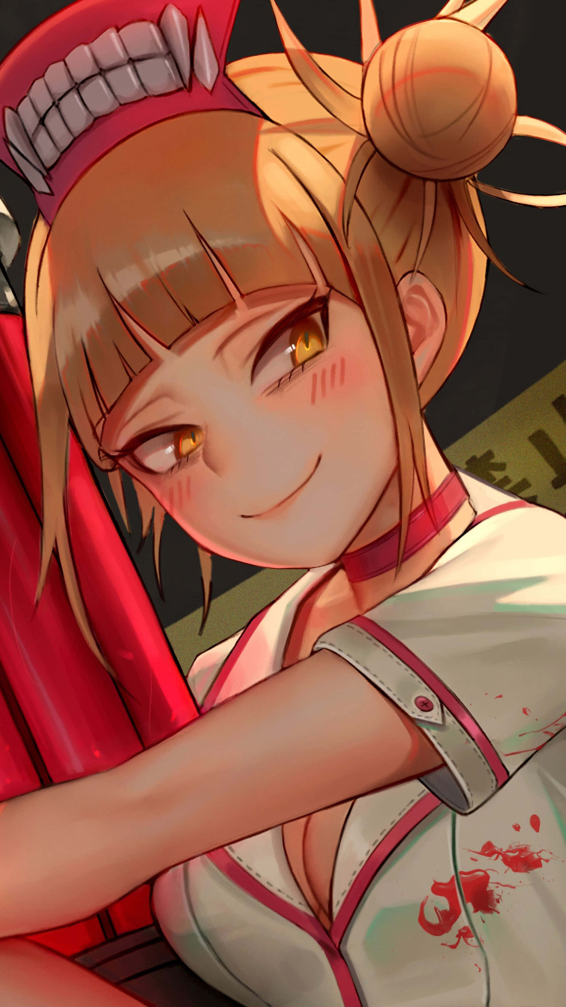 Toga 桌布 壁紙 — 一位開心的動漫女孩，金髮黃眼，穿著帶有血跡的紅白服裝微笑。