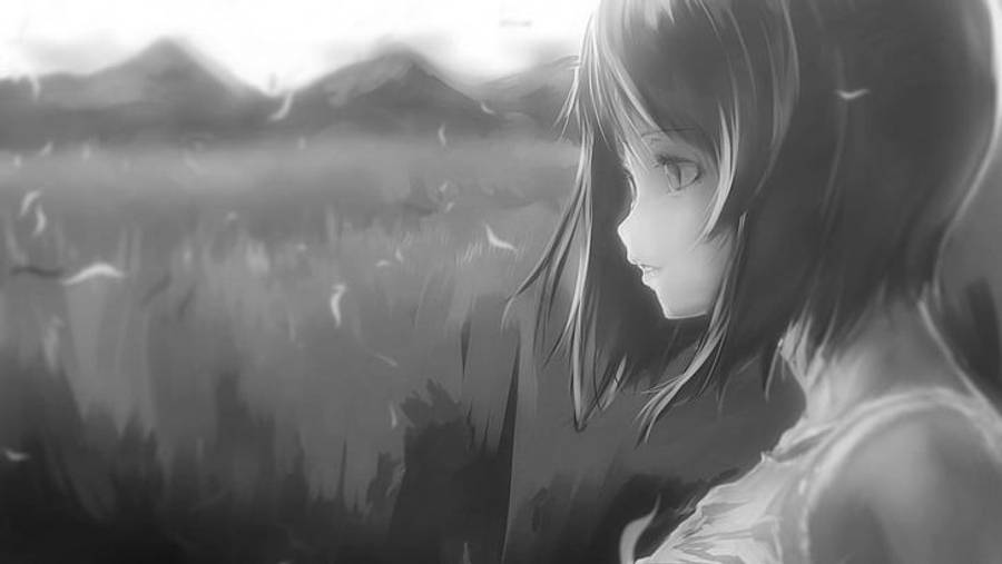 Sweet Girl 桌布 壁紙 — 一位黑白動漫少女在柔和光線下若有所思地凝視著霧氣瀰漫的田野和遠山。