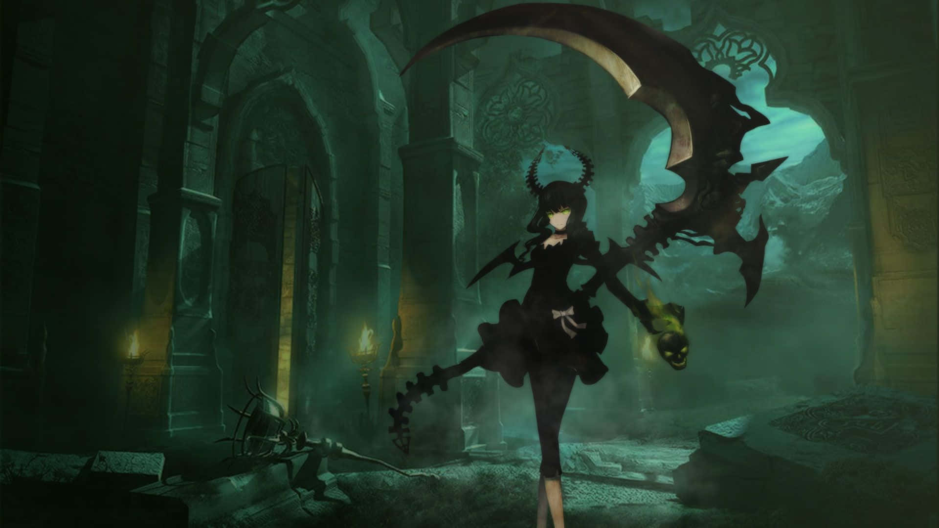 Anime Pc 桌布 壁紙 — 一位黑髮動漫女孩，擁有蝙蝠翅膀和鐮刀，站在哥德式廢墟中，籠罩在詭異的綠光下。
