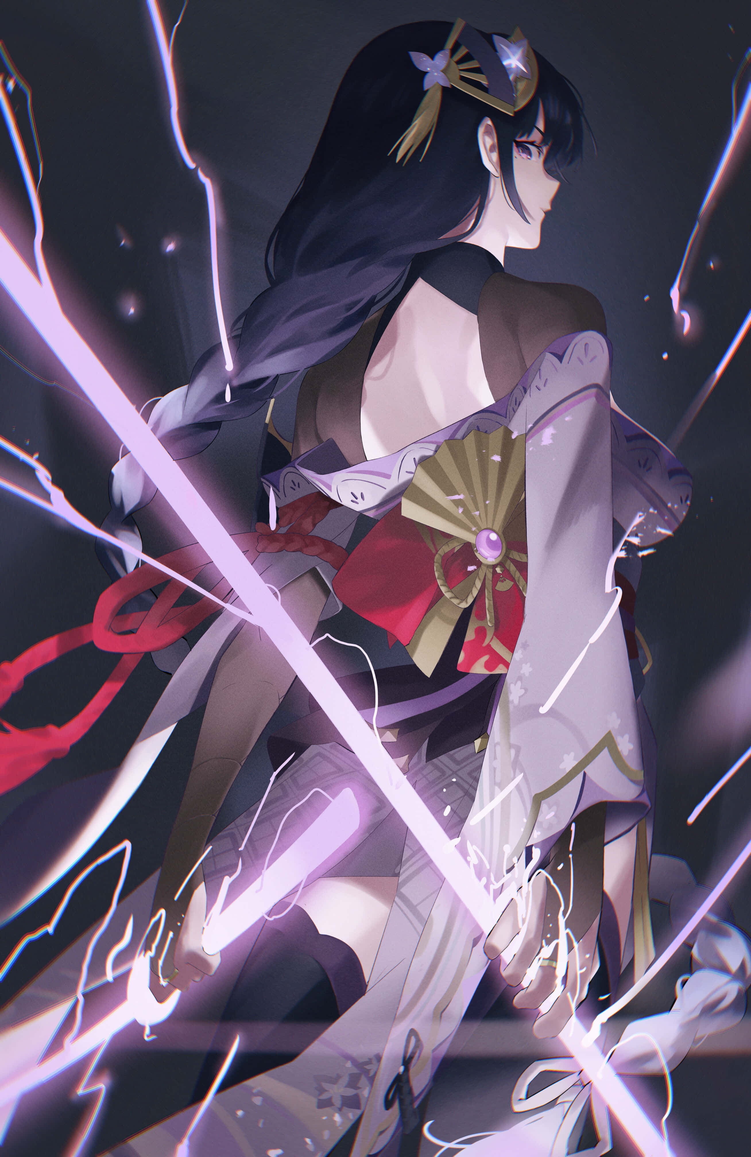 Baal Genshin Impact 桌布 壁紙 — 一位黑髮動漫少女穿著傳統服飾，在戲劇性的側面輪廓中揮舞著發光的紫色閃電。