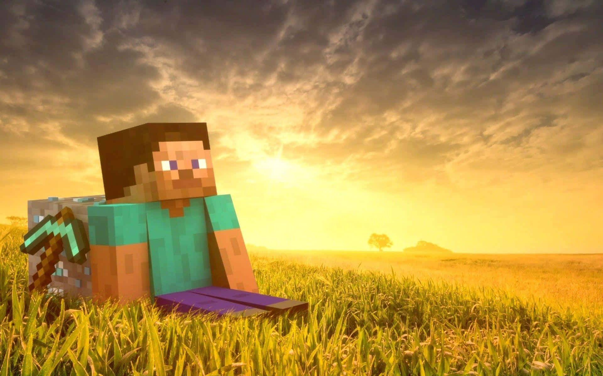 最佳 Minecraft 桌布 壁紙 — 一個Minecraft角色坐在夕陽下的草地上，在戲劇性的天空下手持鑽石劍。