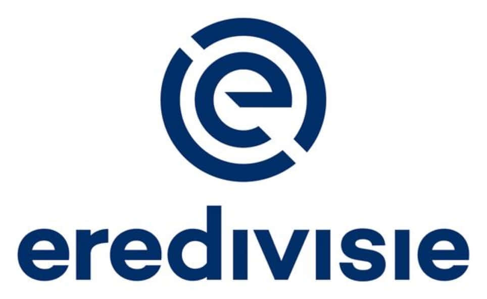 Eredivisie 桌布 壁紙 — 一個乾淨的藍色荷甲聯賽標誌，在白色背景上有一個圓圈內風格化的「e」。