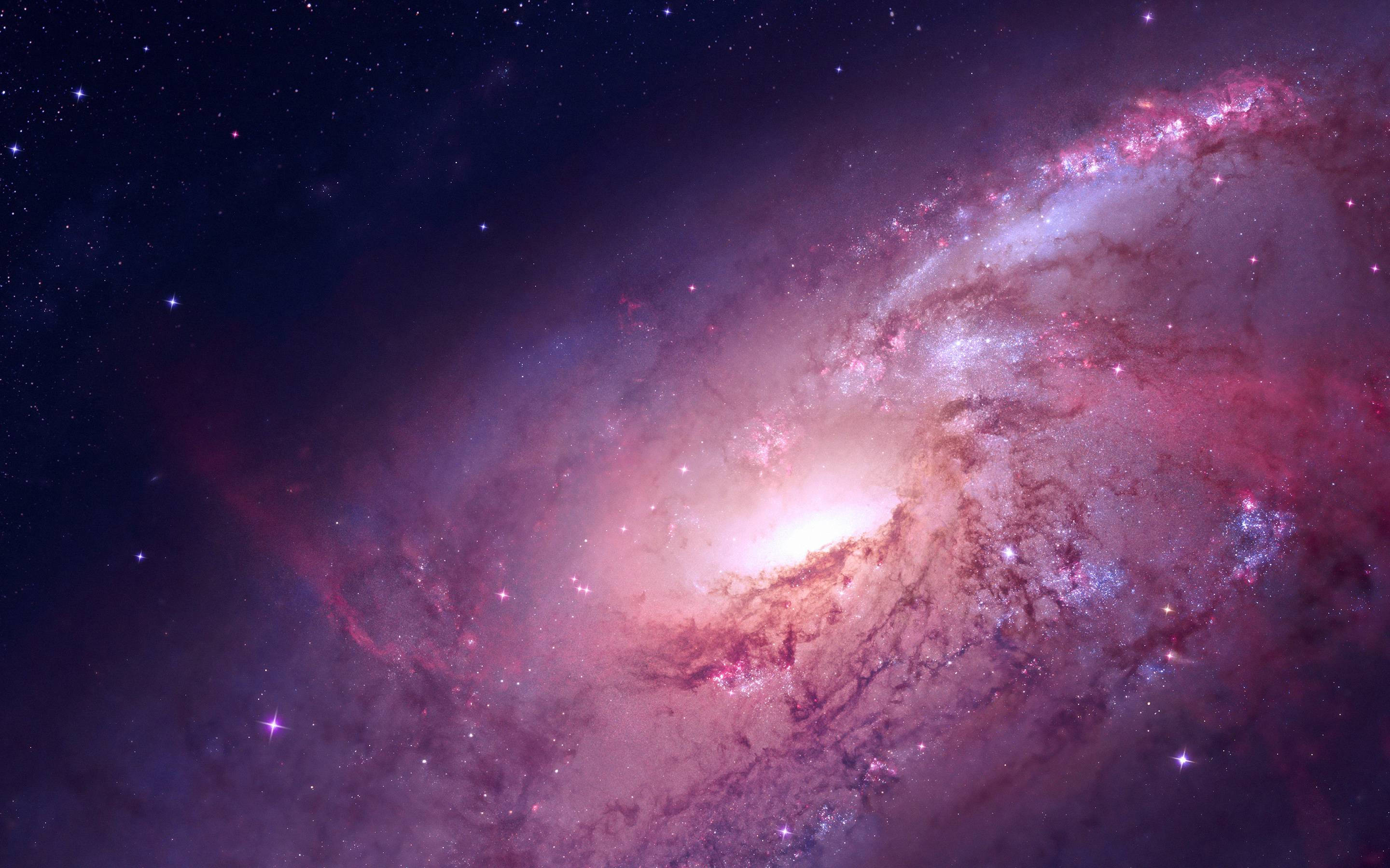銀河 桌布 壁紙 — 一個令人驚嘆的螺旋星系，在繁星點點的宇宙背景下，旋轉著發光的粉紅色和紫色星雲。