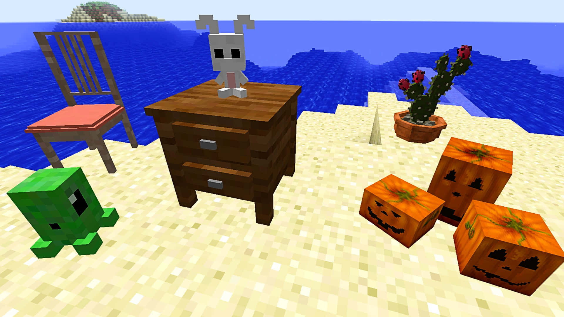 Minecraft Mods 桌布 壁紙 — 一個像素化的Minecraft海灘場景，有南瓜、爬行者和家具，背景是藍色海洋。