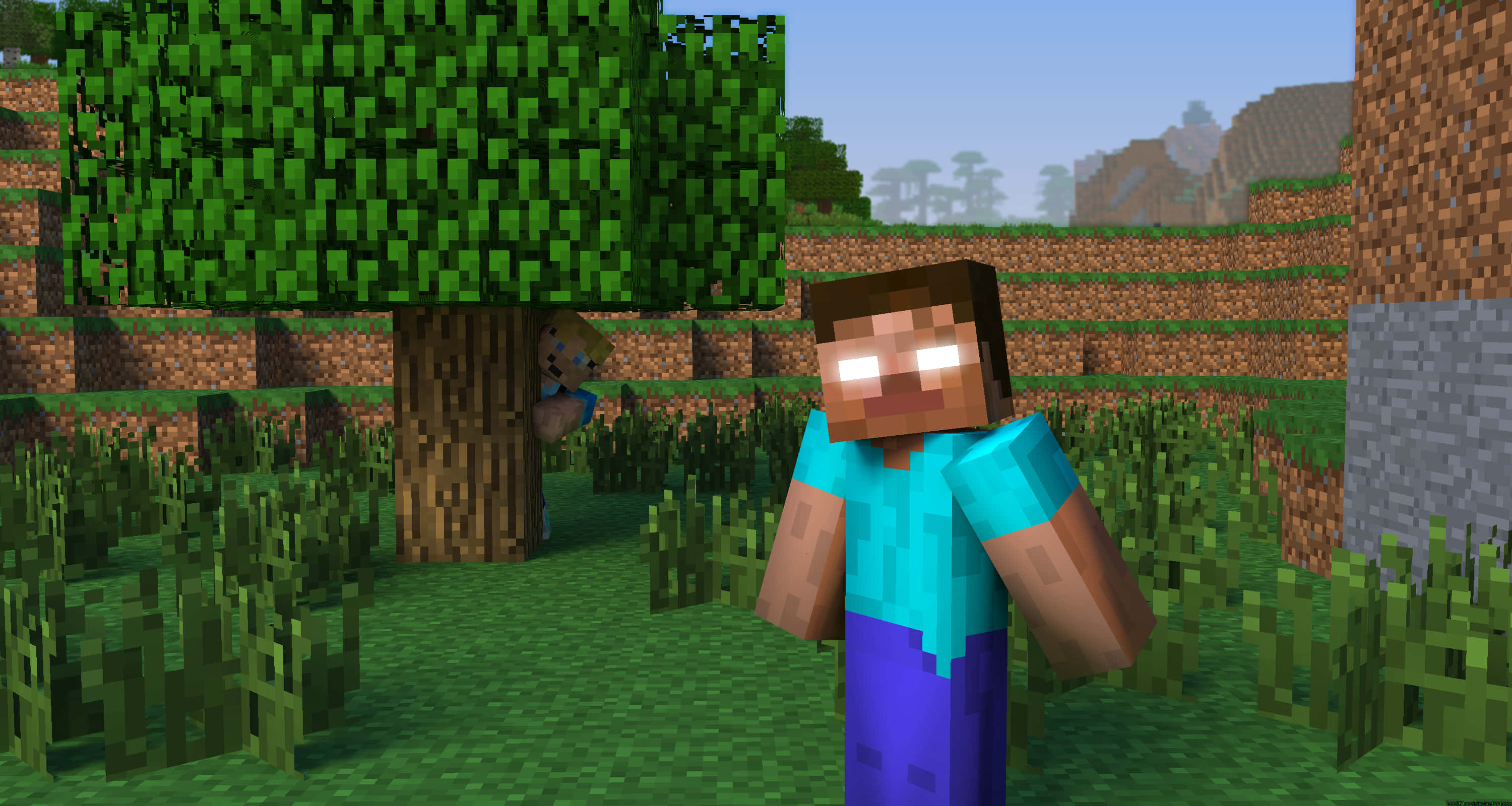 Herobrine 桌布 壁紙 — 一個像素化的Minecraft角色站在草地上，在一棵方塊樹下，另一個角色從後面探頭出來。