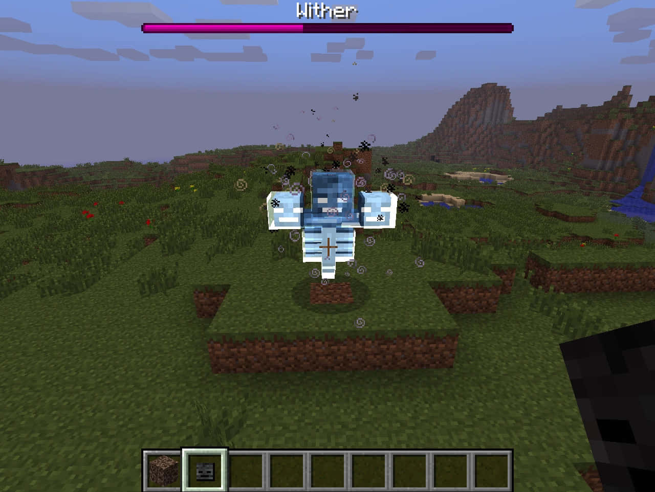 Minecraft Wither Boss 桌布 壁紙 — 一個像素化的凋零怪首領在陰天下，漂浮在長滿草的Minecraft景觀上空，氣勢洶洶。