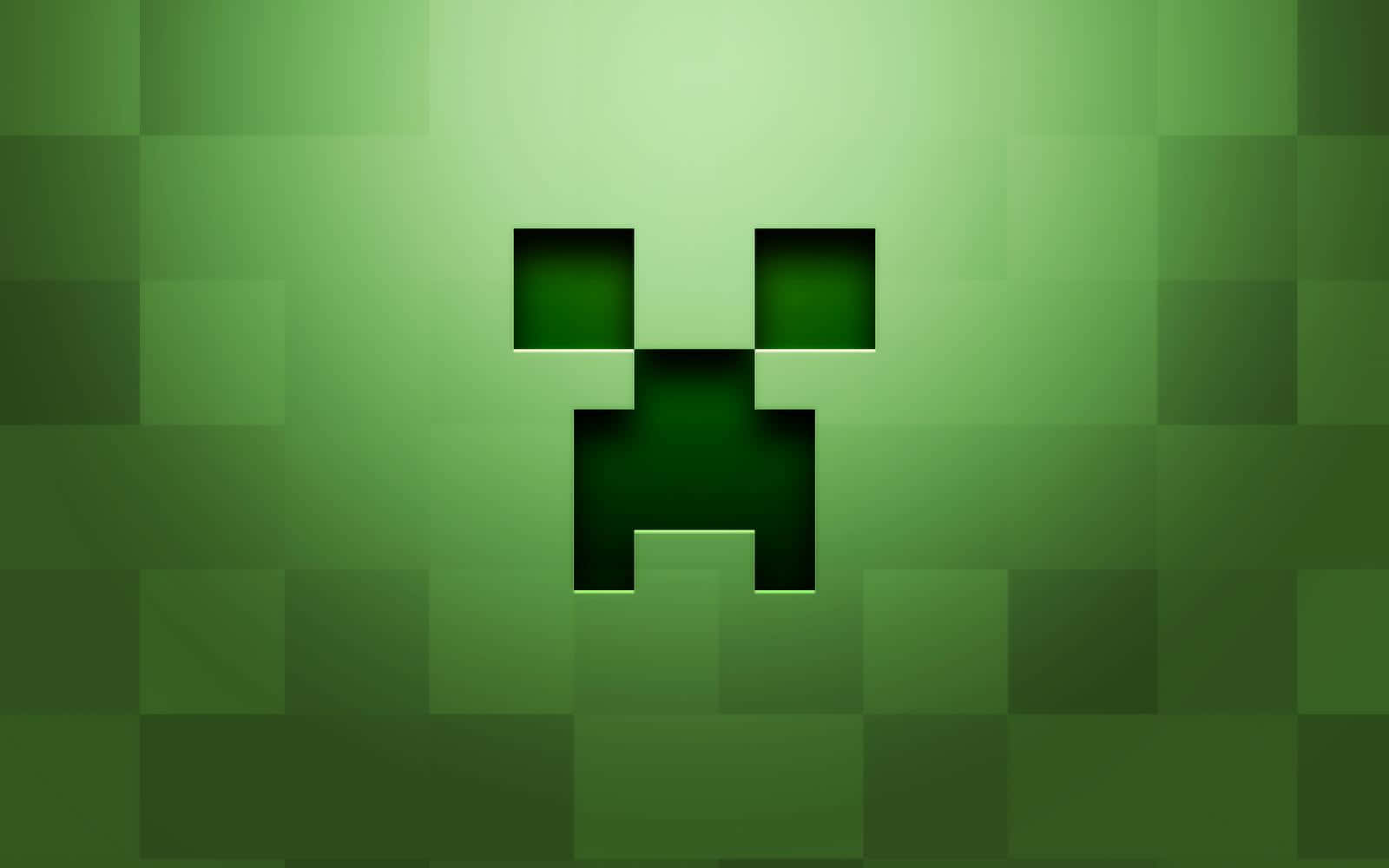 Cool Minecraft 桌布 壁紙 — 一個像素化的綠色爬行者臉孔在漸變綠色方塊背景上發光。
