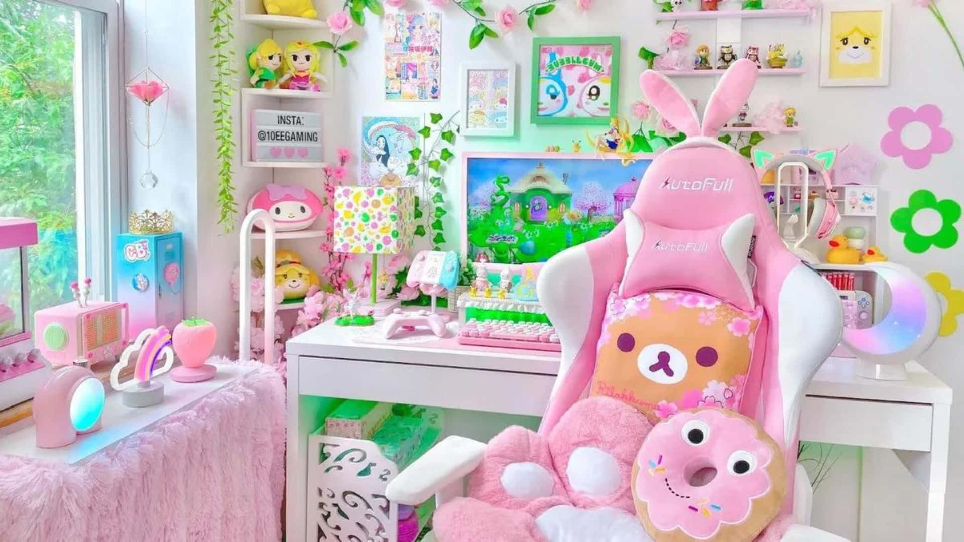 Kawaii Room 桌布 壁紙 — 一個充滿毛絨玩具、色彩繽紛裝飾的鮮豔粉紅色遊戲室，配有一張面向卡通風格顯示器的大型兔子主題椅子。