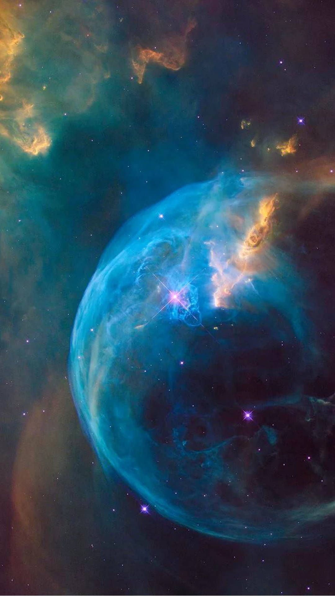 地球 桌布 壁紙 — 一個充滿活力的宇宙星雲，在佈滿星辰的虛空中散發著電藍色和火橙色的卷鬚。