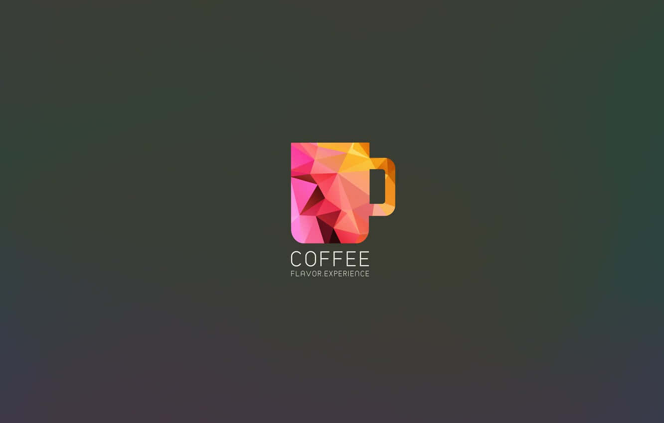 Minimalist Coffee 桌布 壁紙 — 一個充滿活力的幾何咖啡杯標誌，帶有粉紅色、橙色和黃色的切面，位於深色漸變背景中央。
