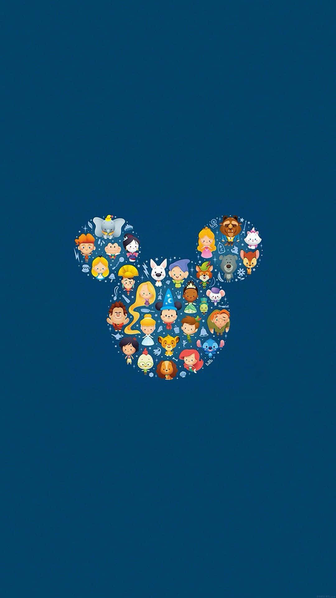 Cute Cartoon Characters 桌布 壁紙 — 一個充滿活力的米奇老鼠剪影，裡面充滿了深受喜愛的迪士尼角色，背景是深藍色。