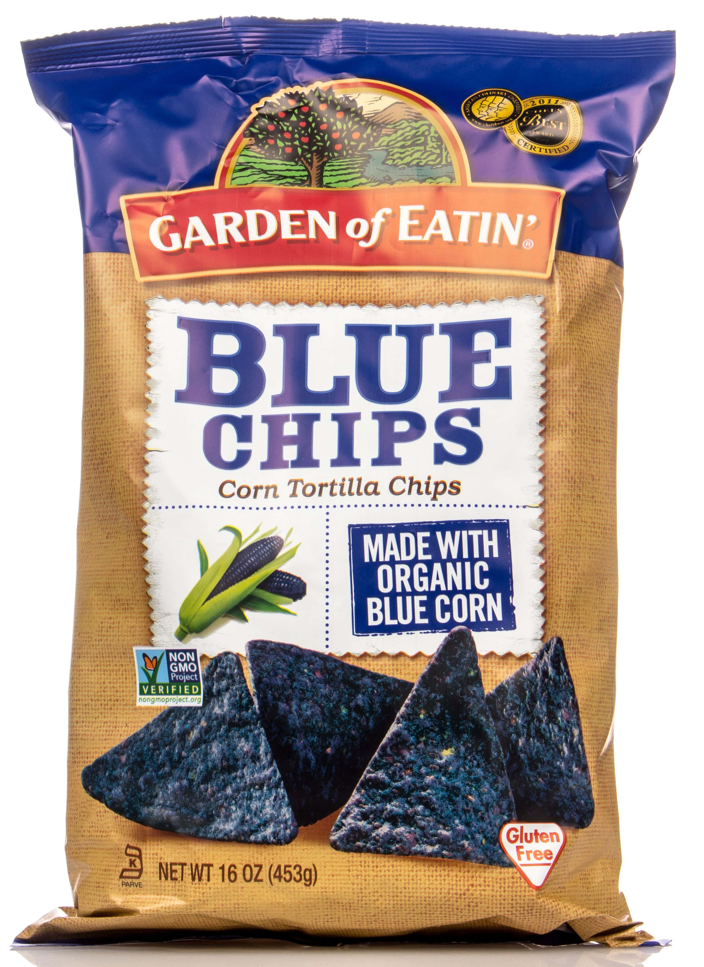 Blue Chips 桌布 壁紙 — 一個充滿活力的藍色 Garden of Eatin' Blue Chips 包裝，內含深藍色粟米片及有機認證標籤。